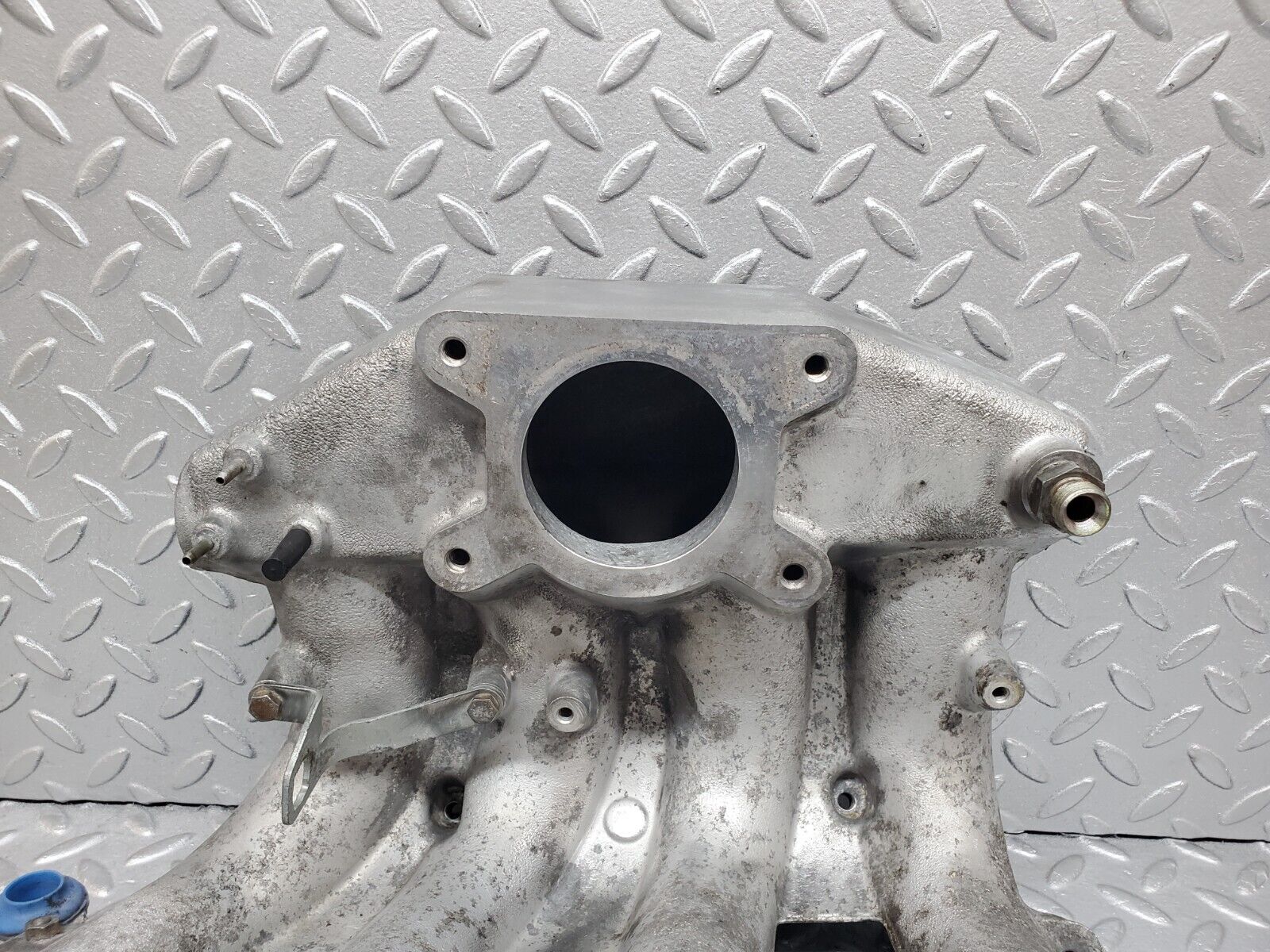 44869 Mercedes-Benz W124 220E Intake Manifold 1111411201