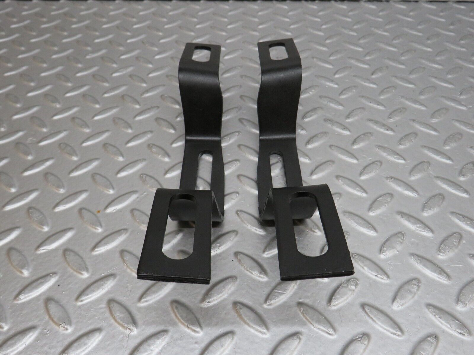 35682 Mercedes-Benz R107 280SL Front Bumper Bracket