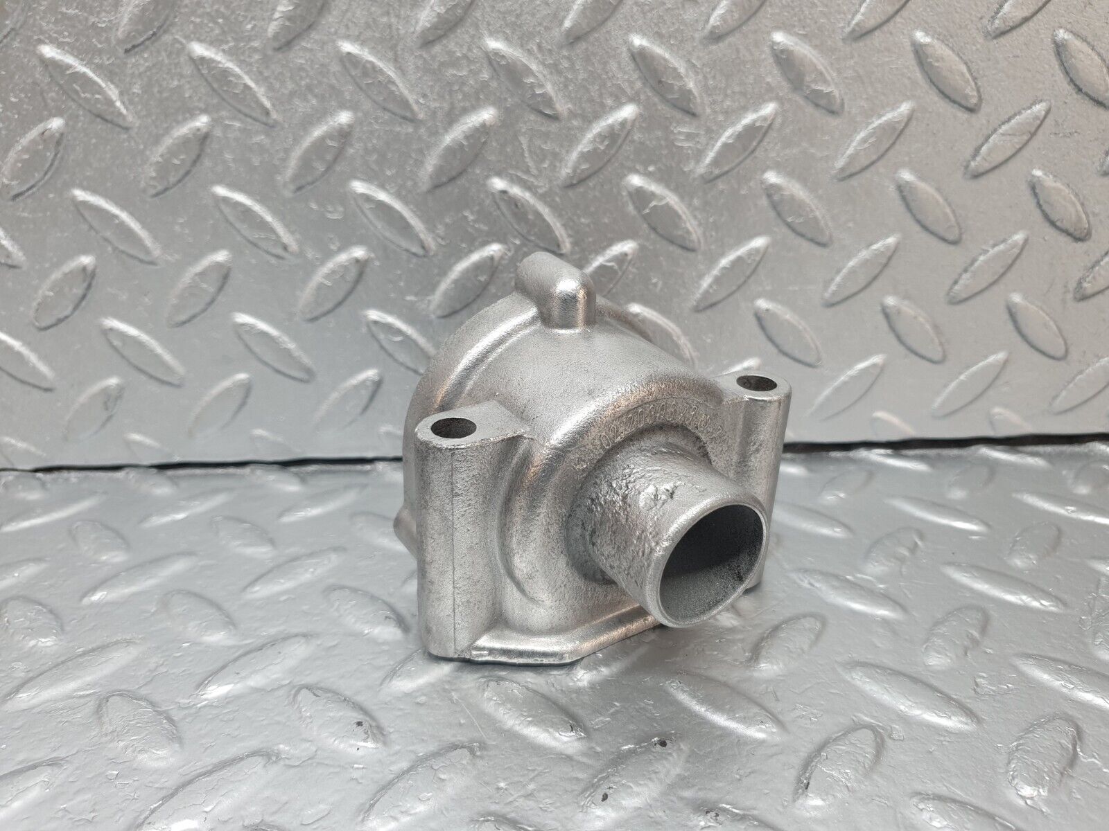 42827 Mercedes-Benz W201 190 2.0L Thermostat Housing 1022030373