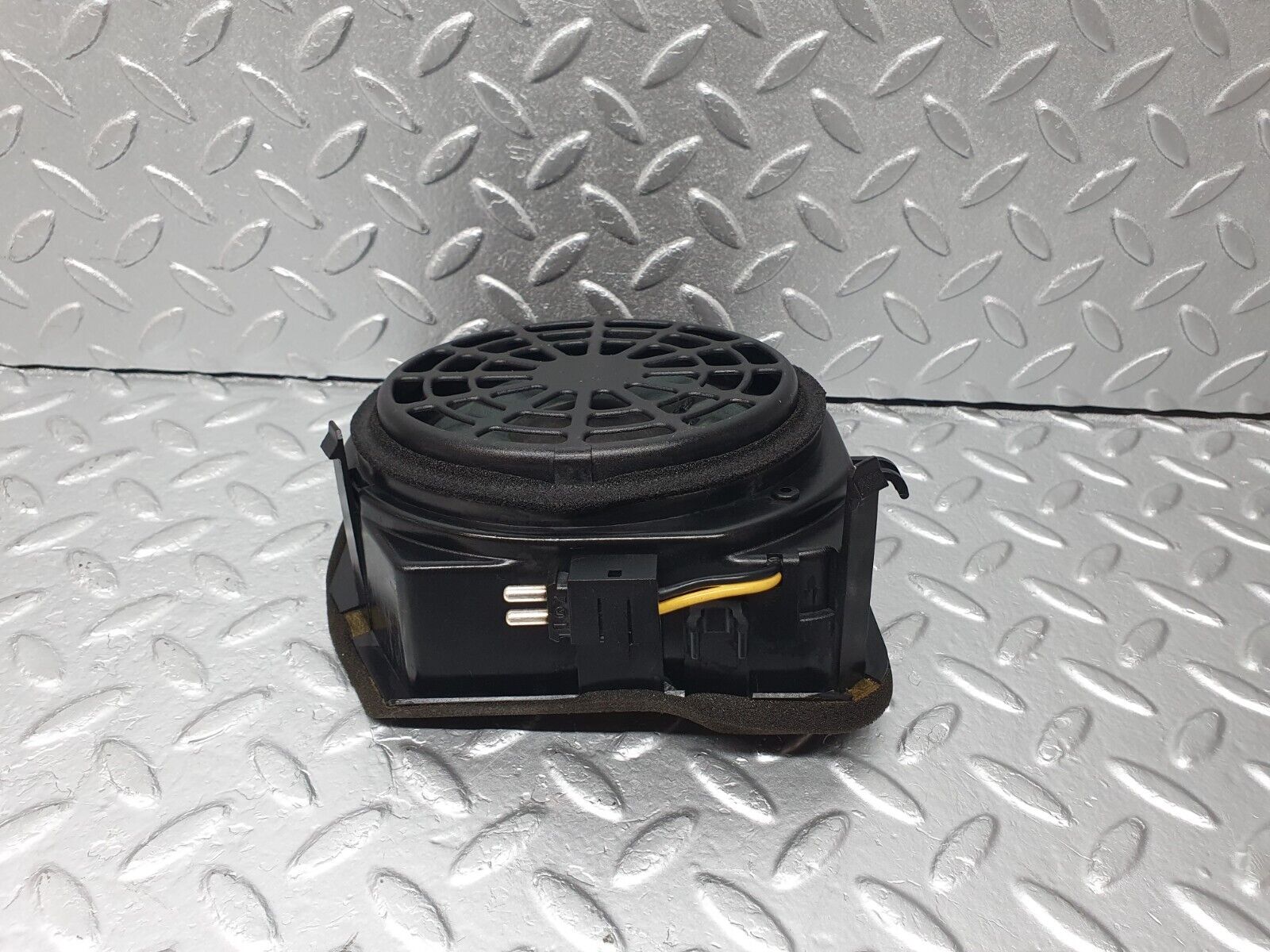 41788 Mercedes-Benz W202 C200 Front Door Loudspeaker Right 2028207002