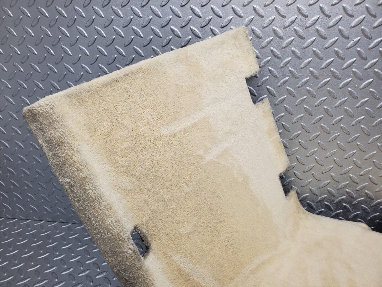 46985 Mercedes-Benz R129 320SL Coupe Rear Right Wall Carpet Beige