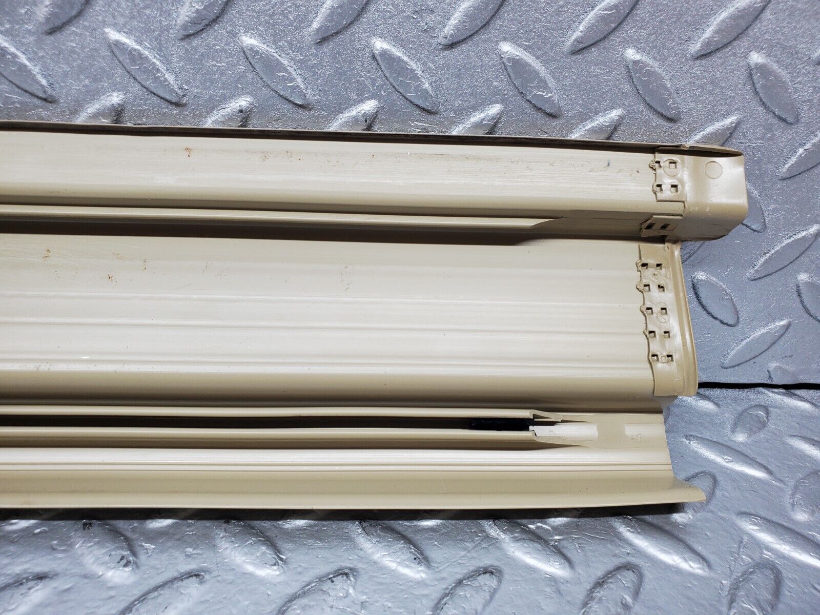 45617 Mercedes-Benz W126 420SE Rear Right Door Sill Trim Beige