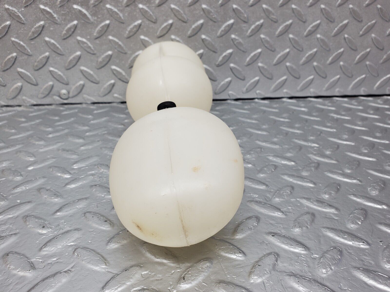 45737 Mercedes-Benz W126 420SE Vacuum Reservoir Tank