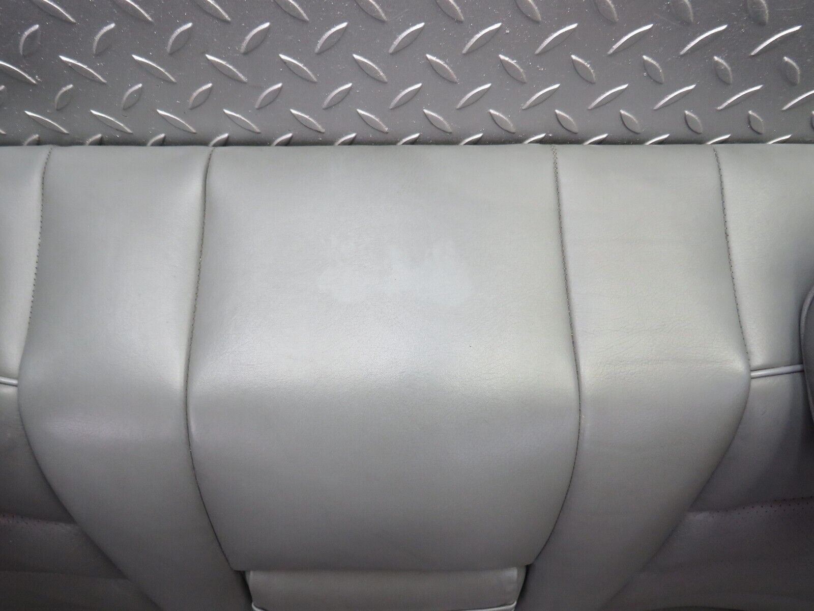 42911 Mercedes-Benz W126 420SE Rear Seat Leather Grey 1269202750 1269202716