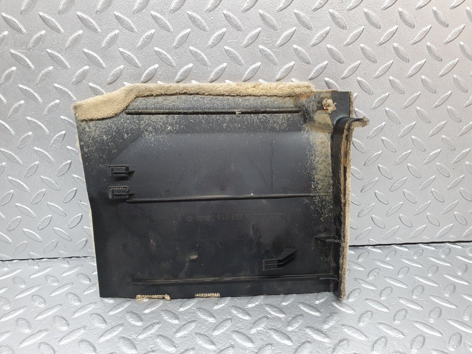 42184 Mercedes-Benz R129 320SL Coupe Kick Panel Right Side Beige 1296880206