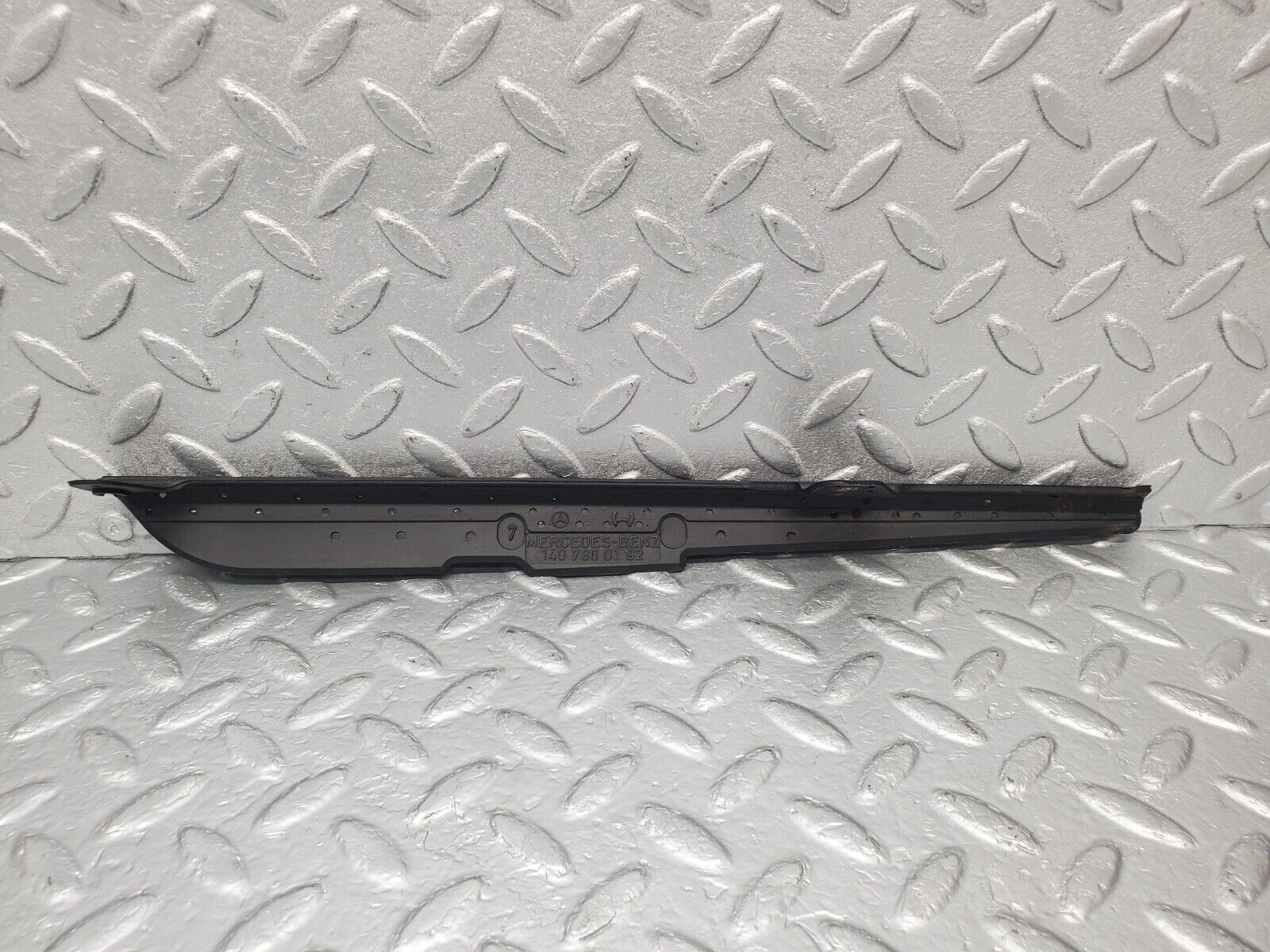 46148 Mercedes-Benz W124 Sunroof Rubber Cover 1407800292 1407800192