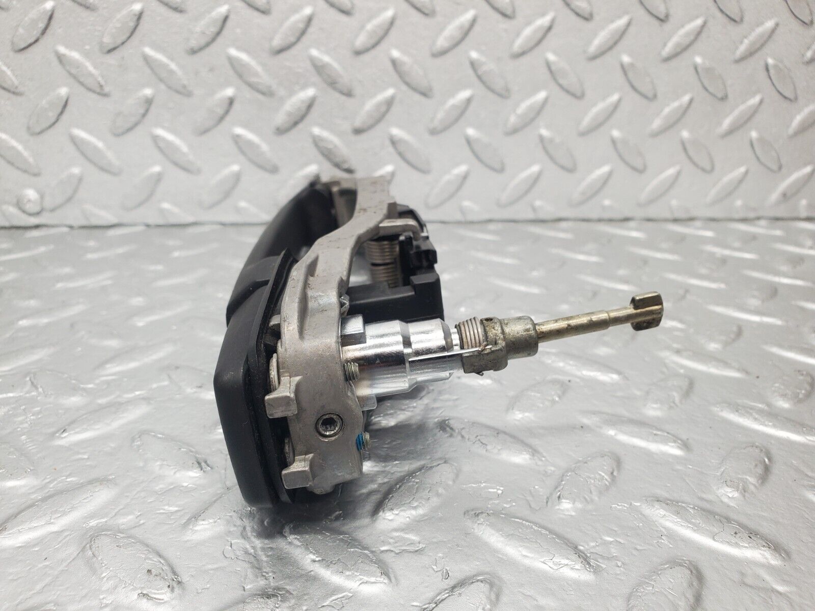 46141 Mercedes-Benz W124 Front Left Exterior Door Handle No Key