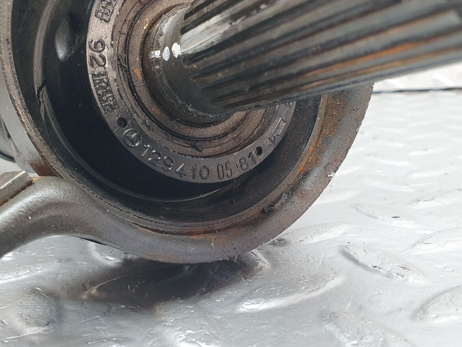 42628 Mercedes-Benz R129 320SL Coupe Cardan Shaft Prop Shaft 1244110215 1294100581