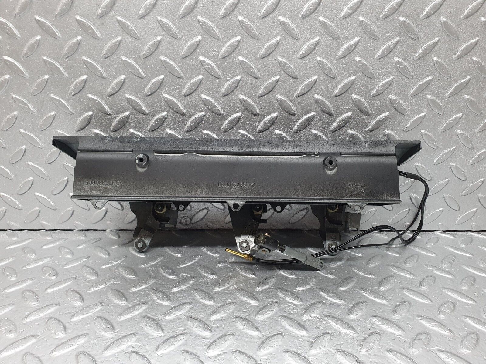 43697 Mercedes-Benz C126 380SEC Coupe Dashboard Centre Air Vent 1268310030 1268300054 1268310130