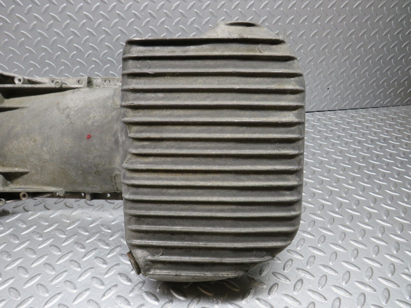 39318 Mercedes-Benz R107 500SL Oil Pan Oil Sump 1160105513