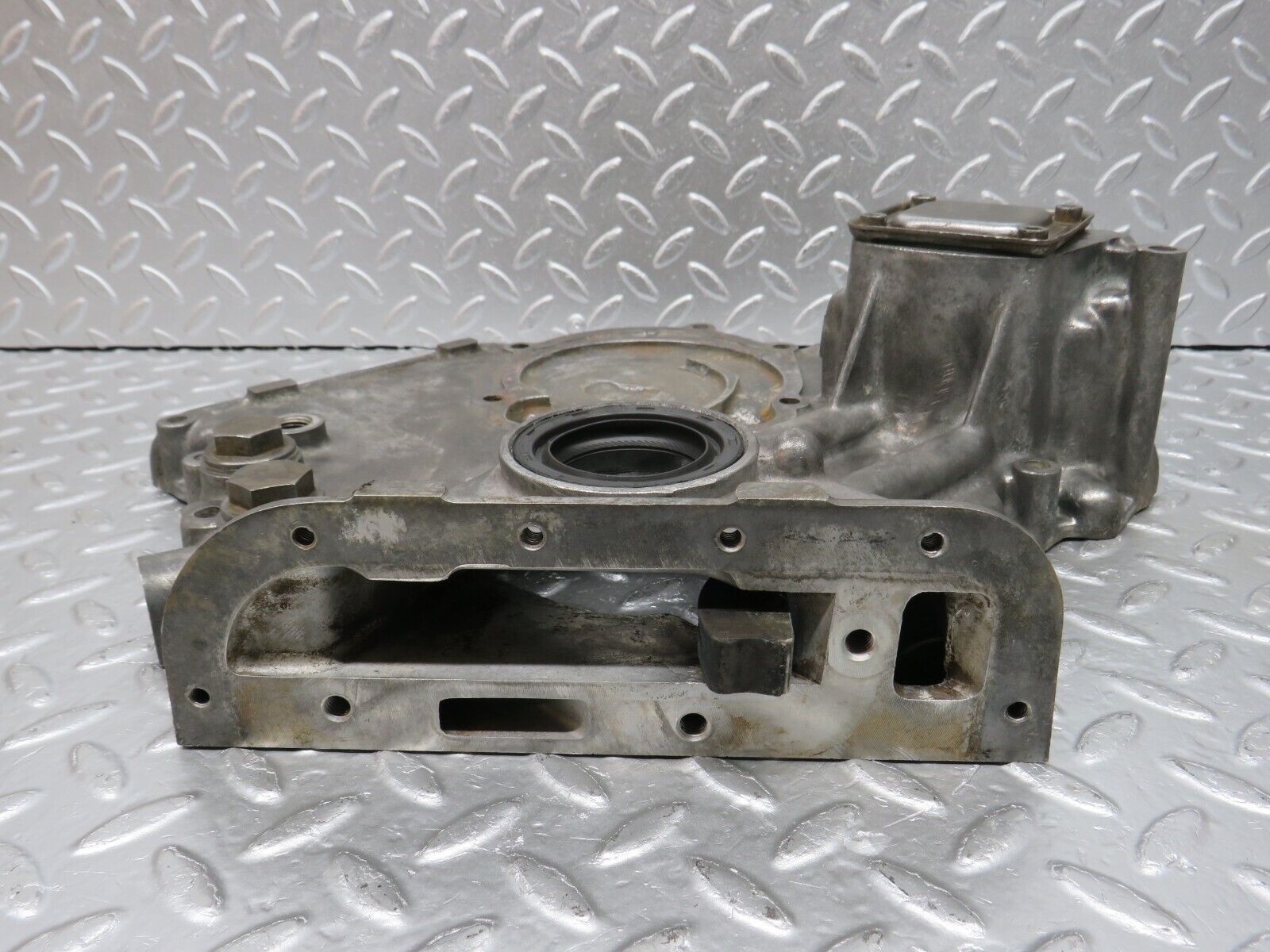 33079 Mercedes-Benz C107 R107 350 V8 Timing Chain Cover 1160150801