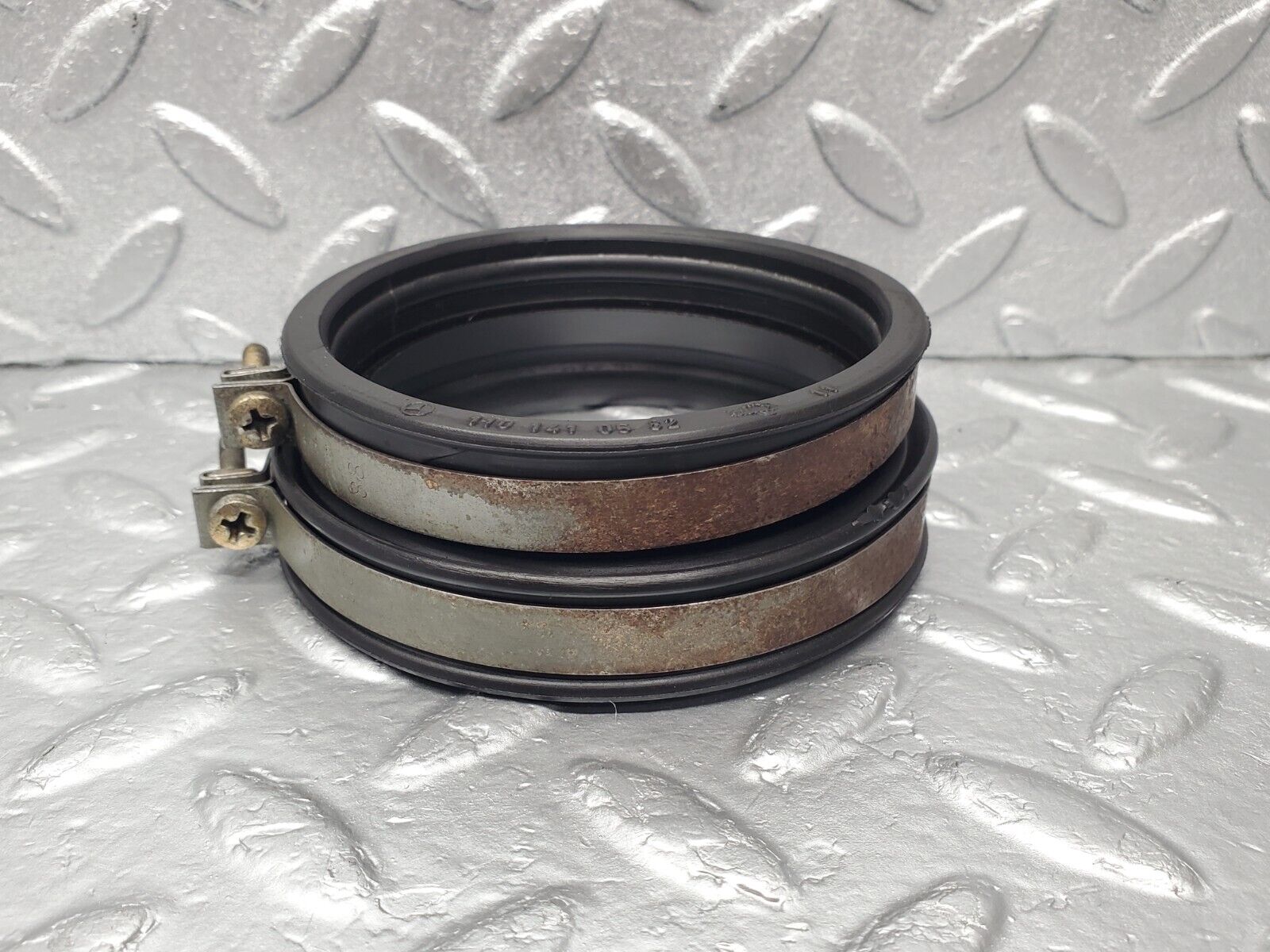 46716 Mercedes-Benz W123 280E Air Intake Hose Pipe 1101410582