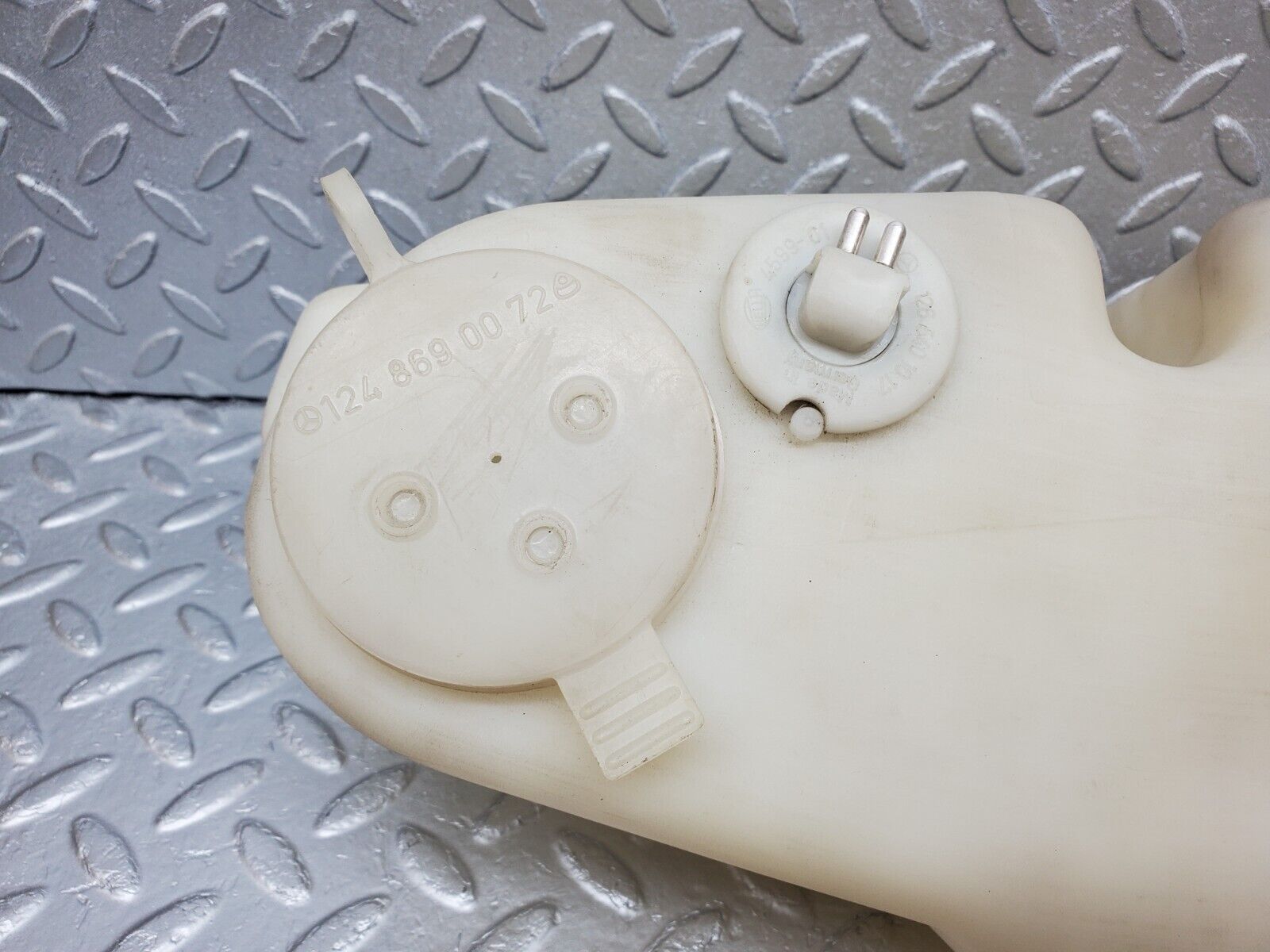 45871 Mercedes-Benz W126 420SE Windscreen Washer Fluid Reservoir 1268690620 1248690072