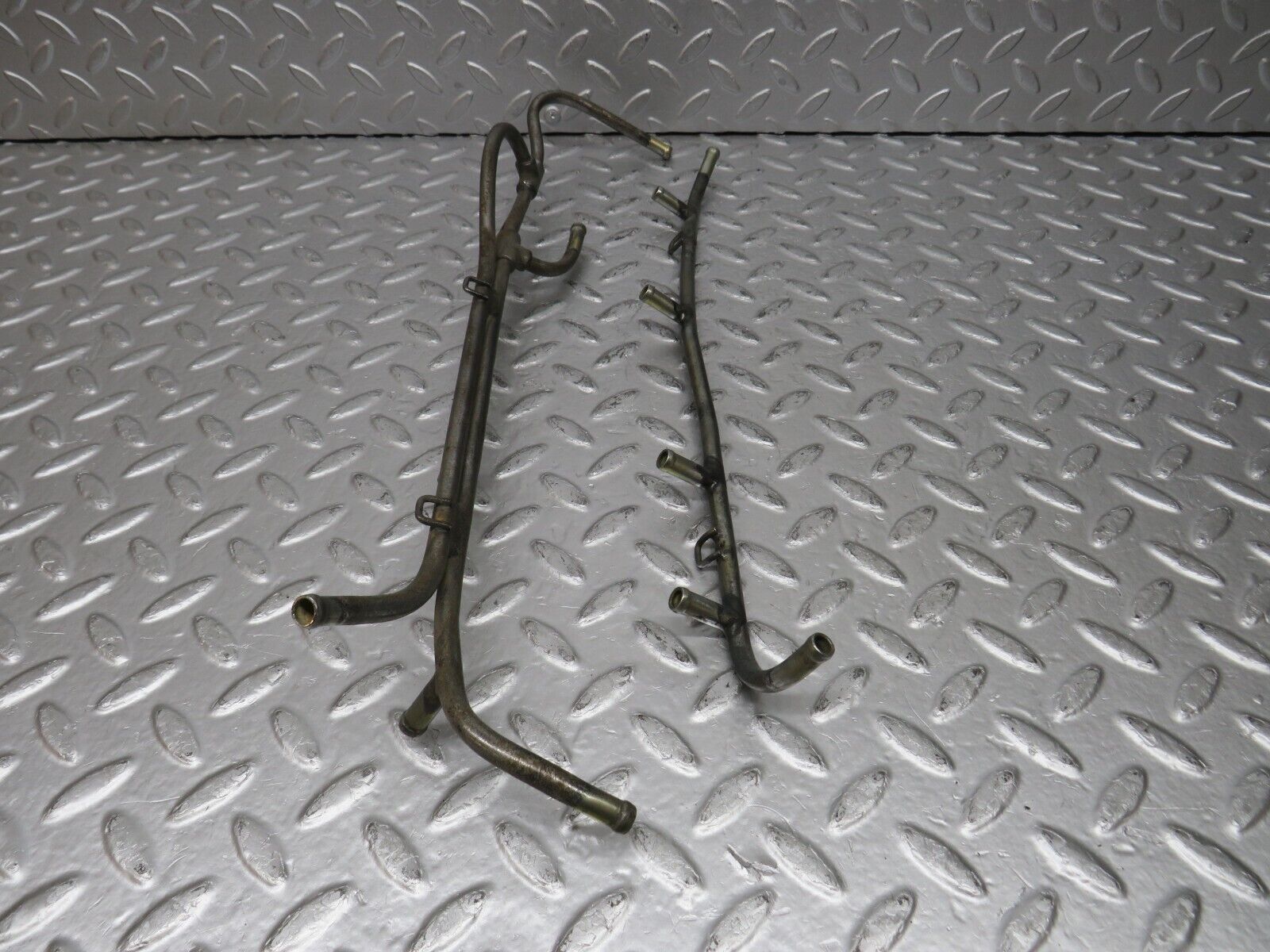 32817 Mercedes-Benz C107 R107 350 V8 Fuel Injector Rail Pipe