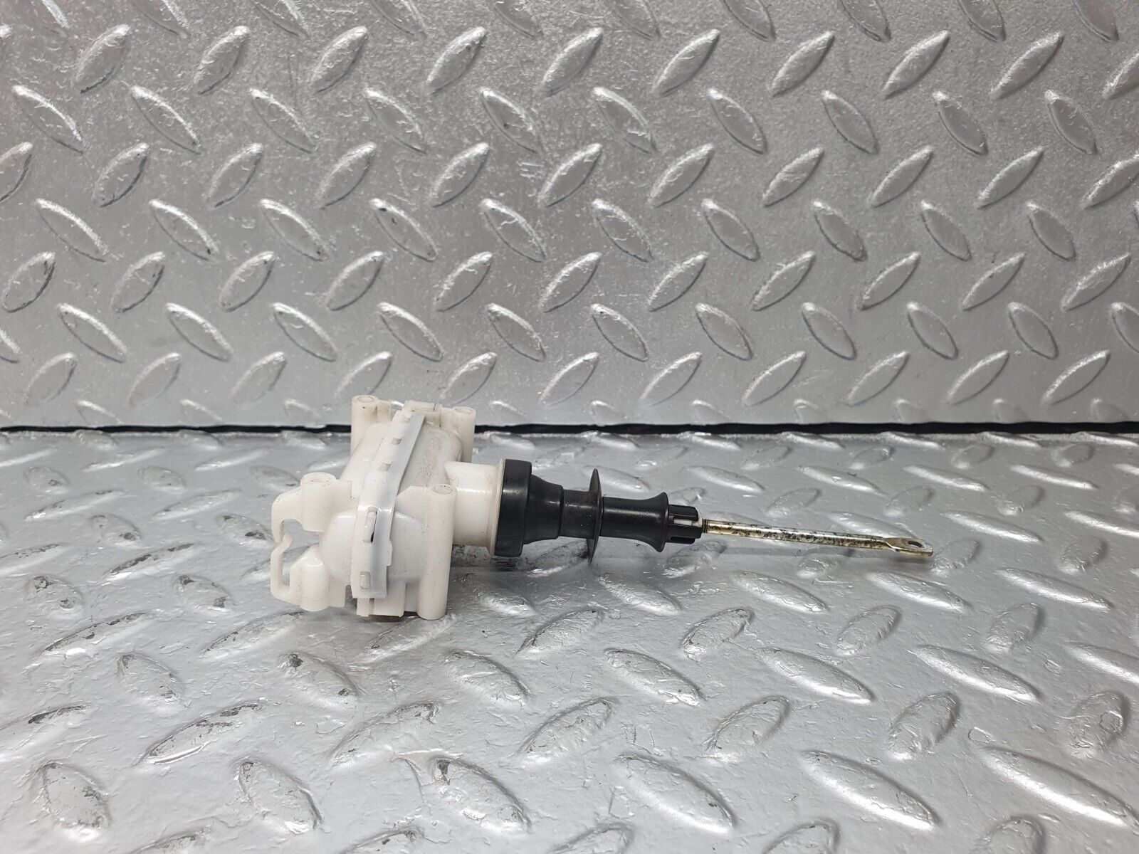 42774 Mercedes-Benz W201 190 2.0L Rear Left Door Lock Vacuum Actuator