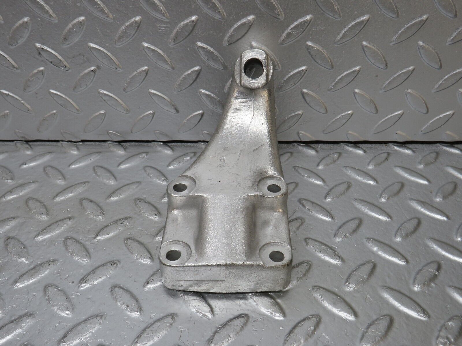 33027 Mercedes-Benz C107 R107 350 V8 Engine Mount Bracket Right 1162232304