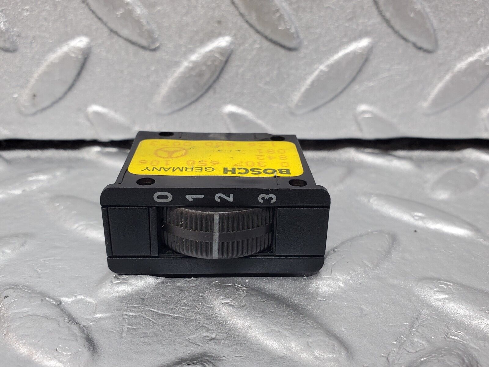 45665 Mercedes-Benz W126 420SE Headlight Level Switch 1268000073 0307650106