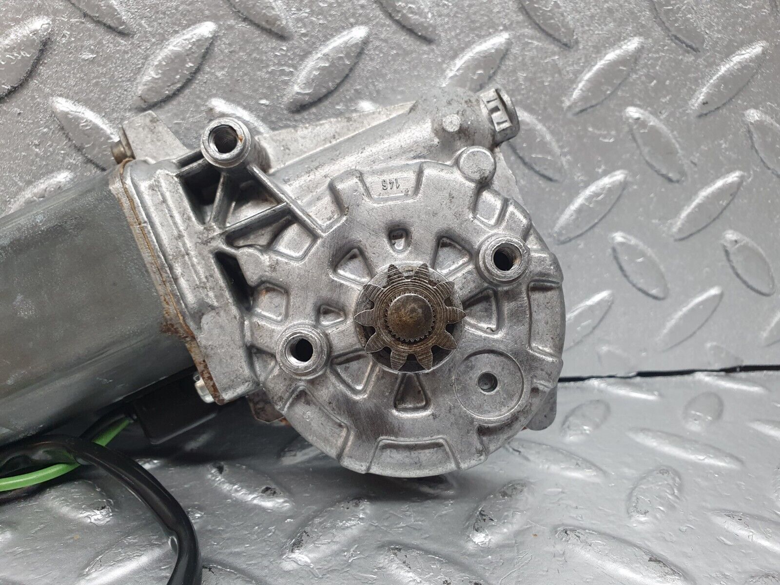 43651 Mercedes-Benz C126 380SEC Coupe Left Door Power Window Regulator Motor Bosch