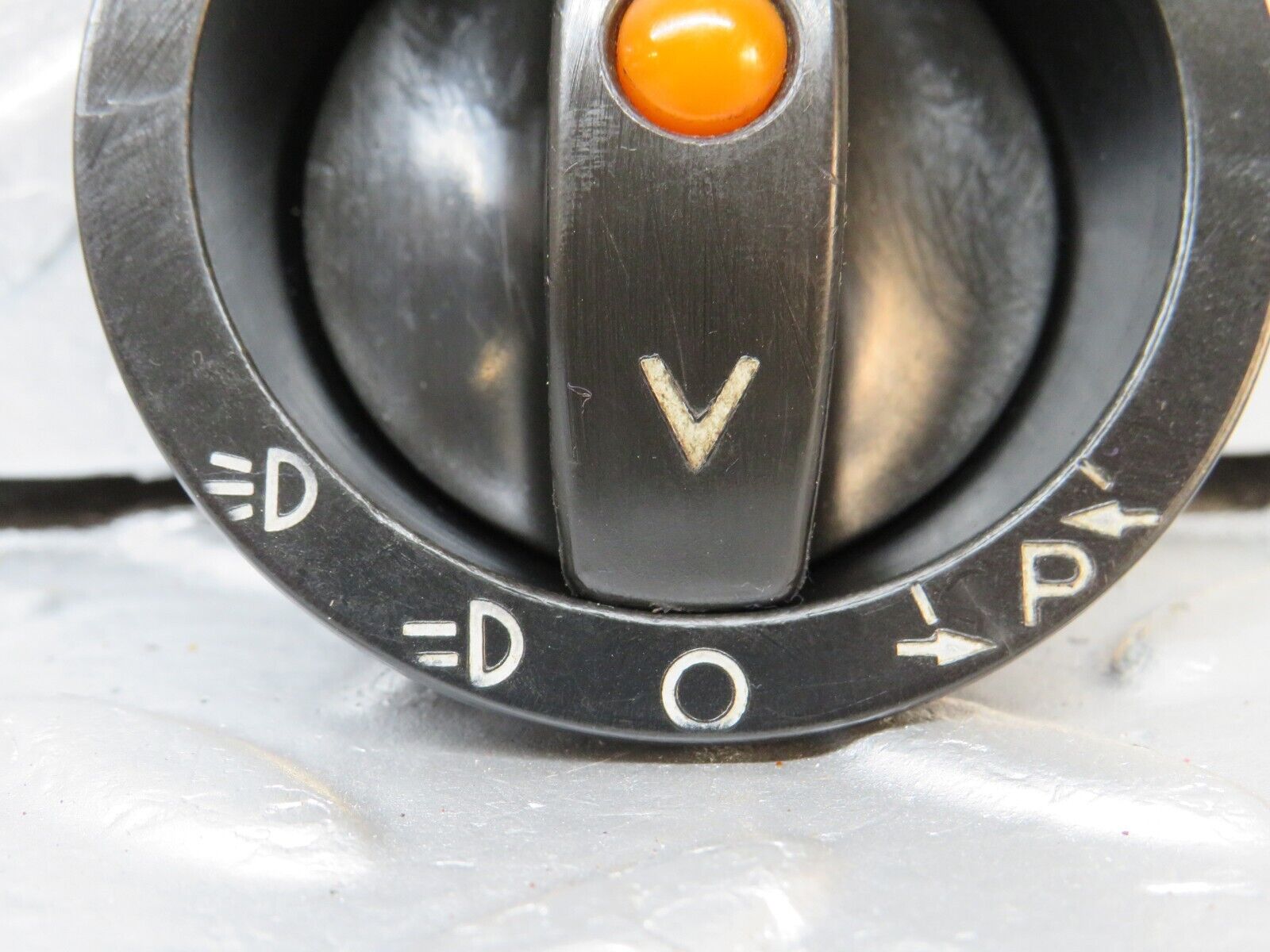 39825 Mercedes-Benz R107 350SL Headlight Switch Knob With Collar