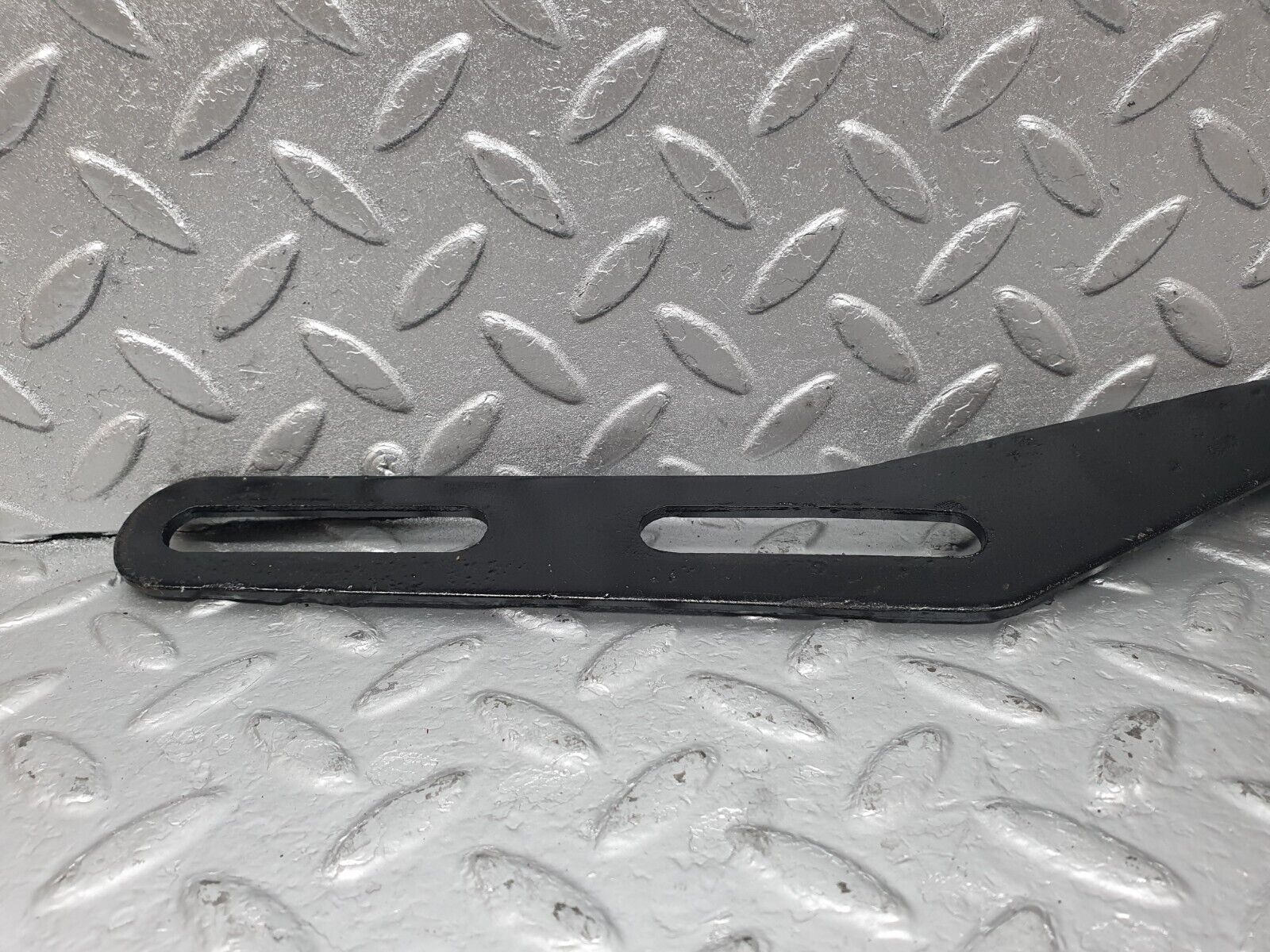 43513 Mercedes-Benz C126 380SEC Coupe Exhaust Bracket