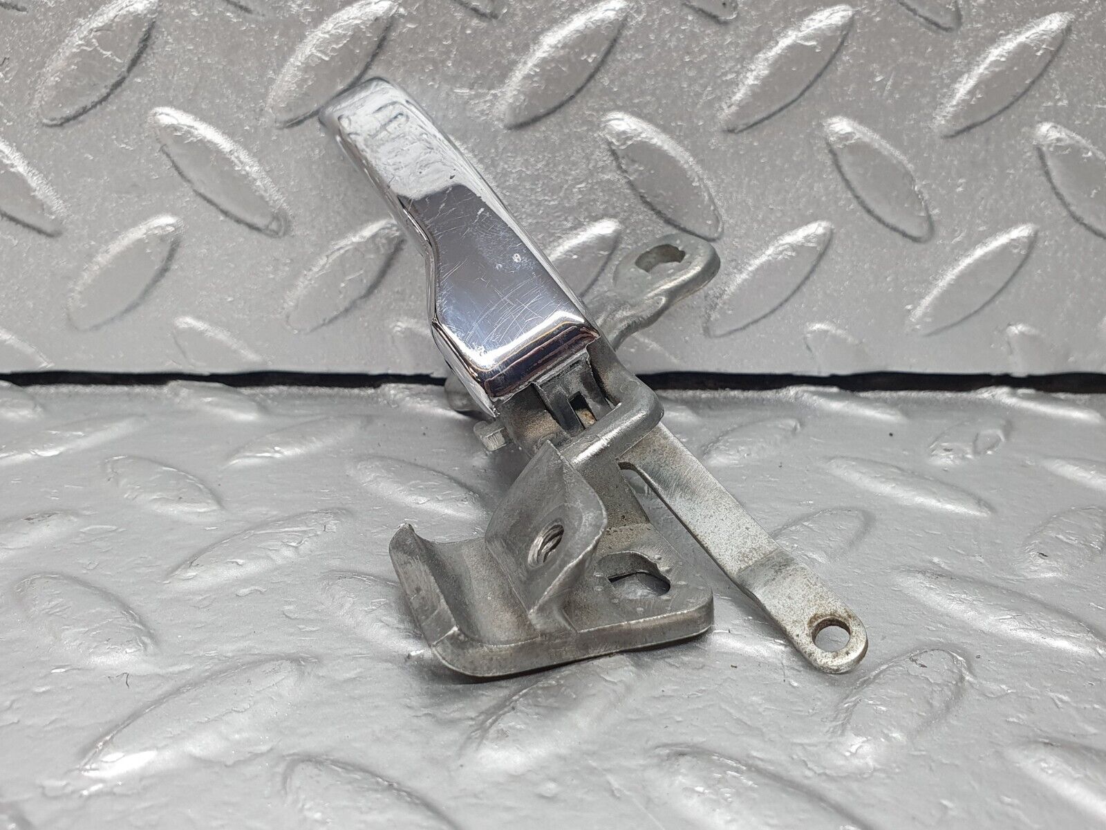 43111 Mercedes-Benz W108 280SE Rear Left Interior Door Handle Chrome 1157660119