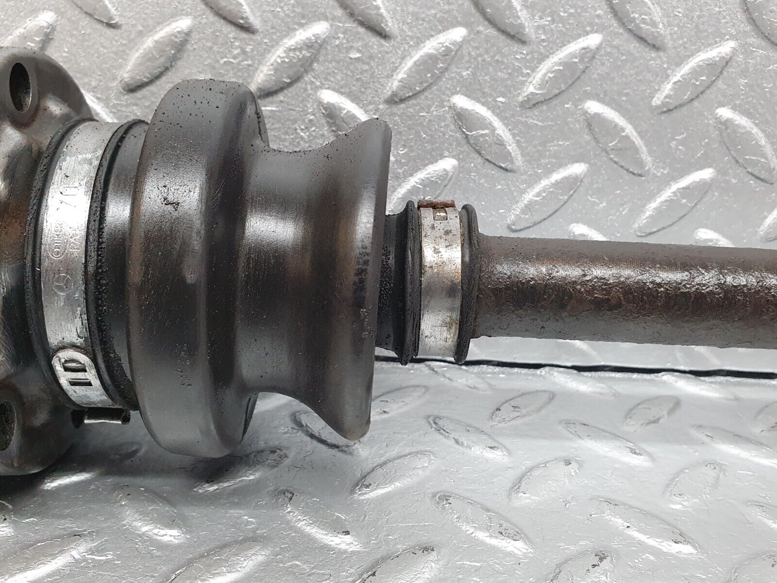 41719 Mercedes-Benz W124 200E Axle Shaft Drive Shaft