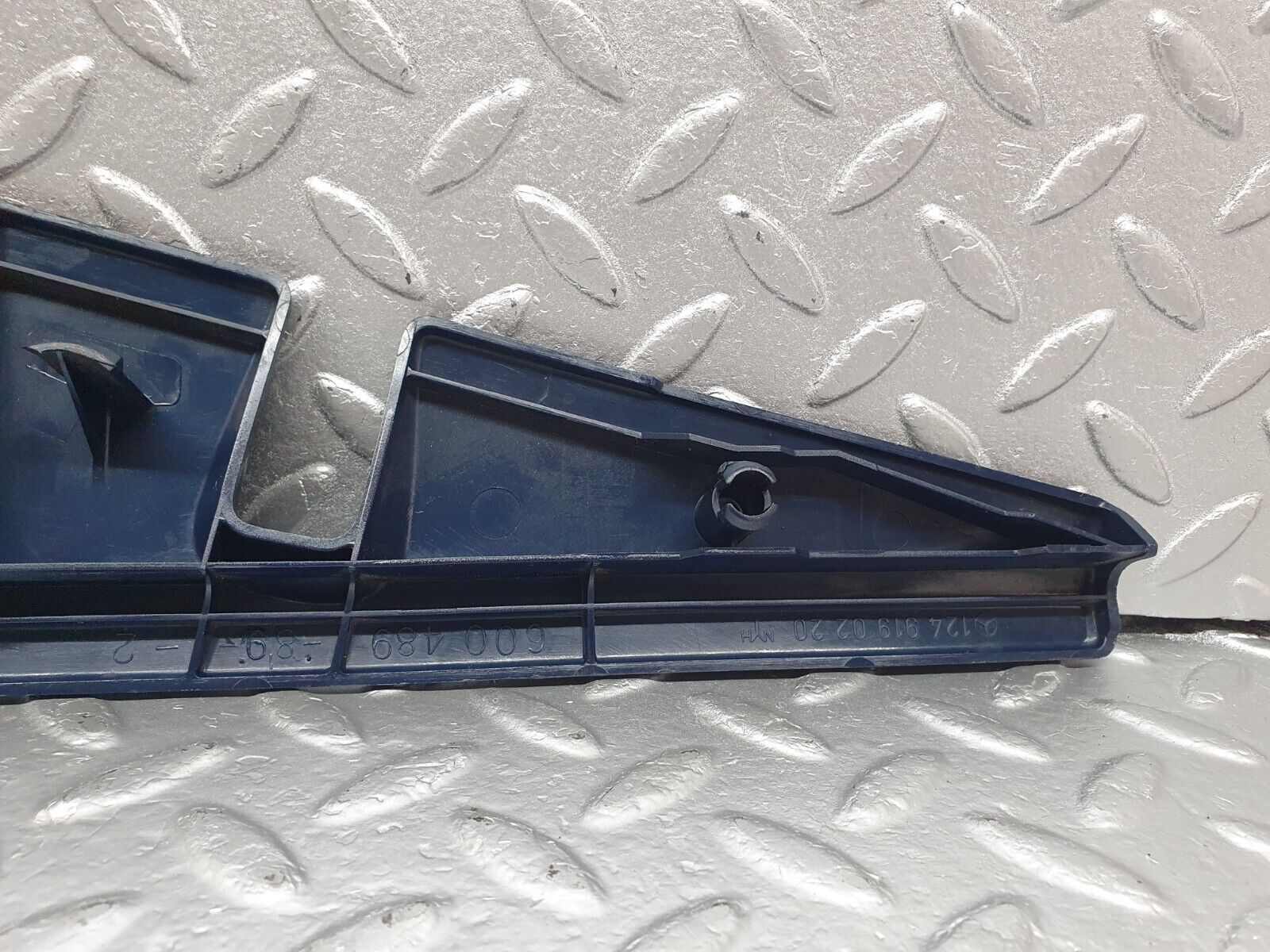 42706 Mercedes-Benz W201 190 2.0L Front Right Seat Cover Trim Blue 1249190220