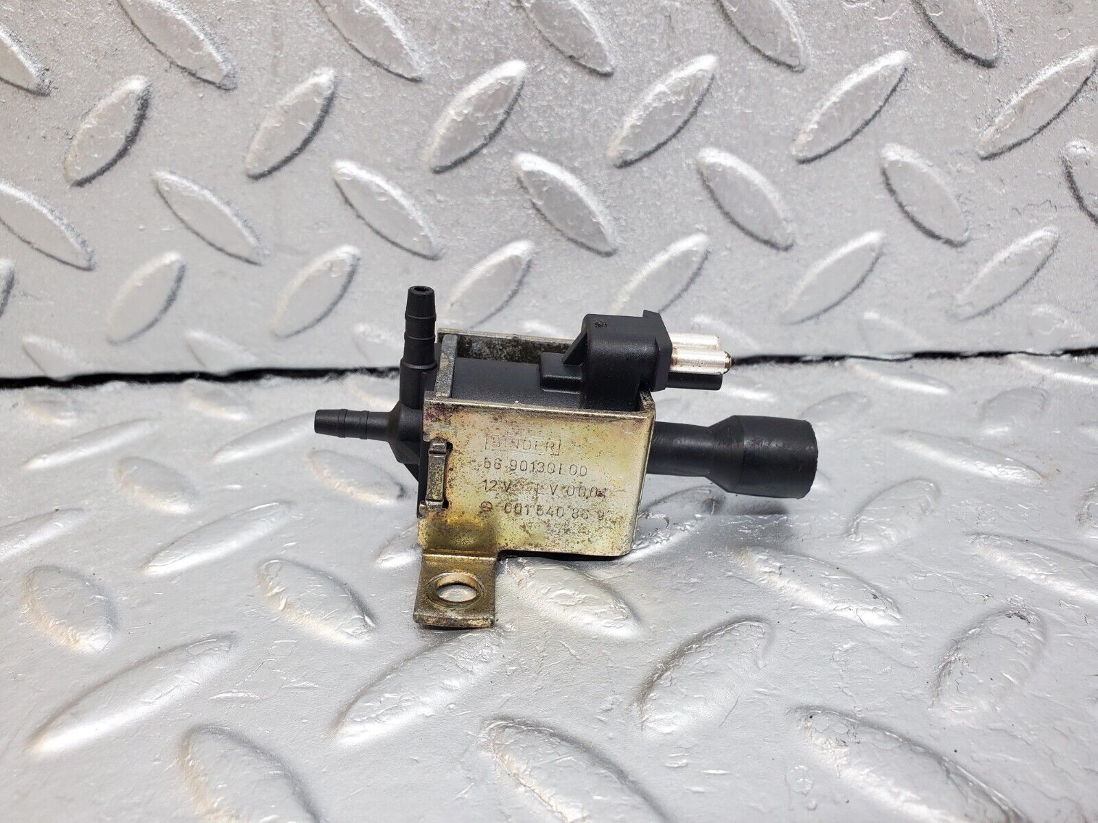 44707 Mercedes-Benz W124 220E Vacuum Solenoid Binder 0015408697