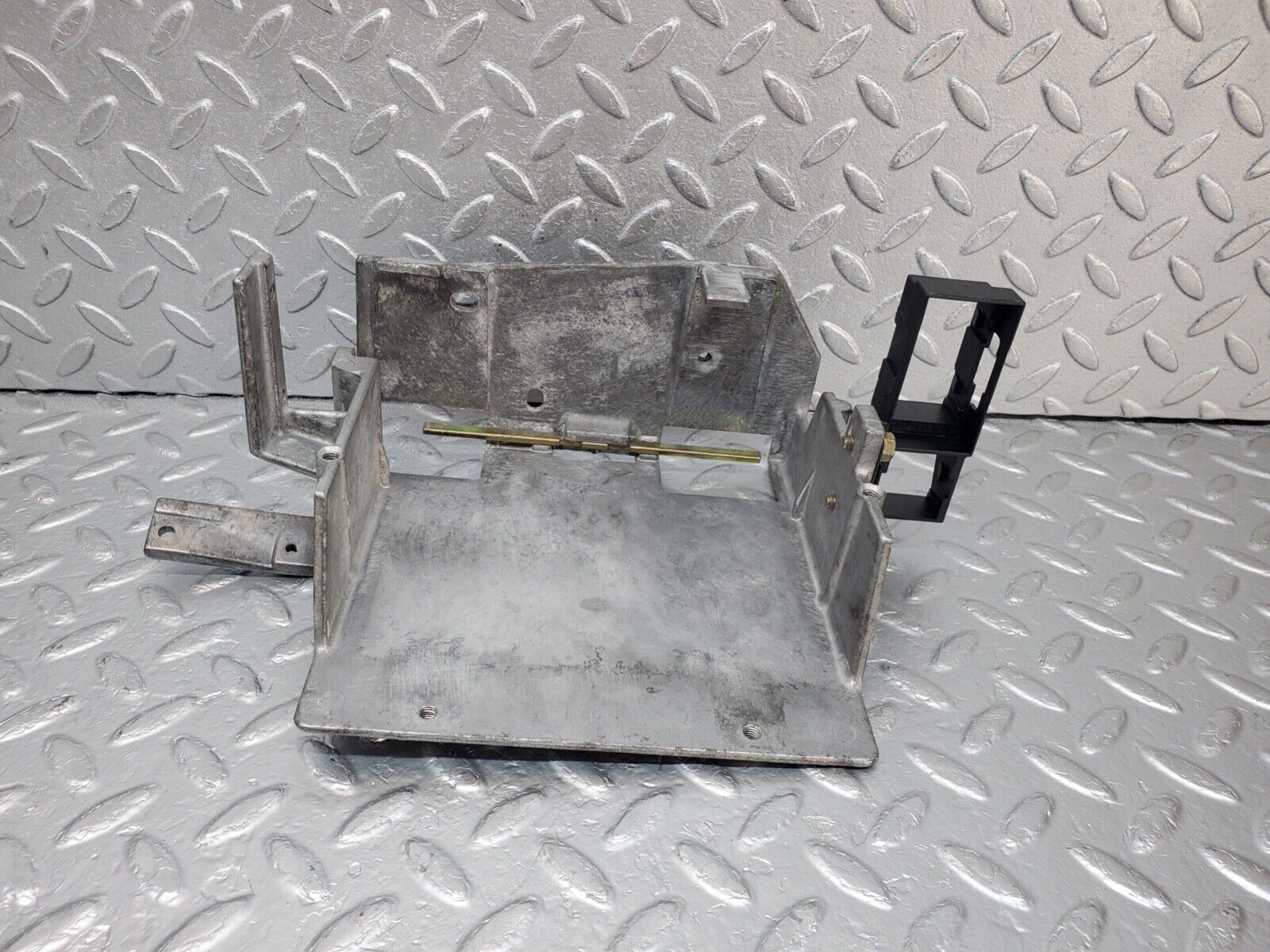 44591 Mercedes-Benz W124 220E Engine Control Unit Tray Bracket 1245404973 1245452747