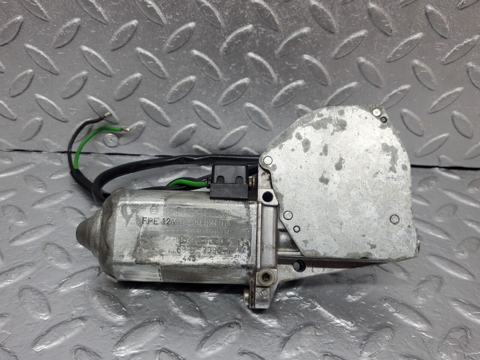 44295 Mercedes-Benz W123 280E Rear Left Window Regulator Motor 0130821017