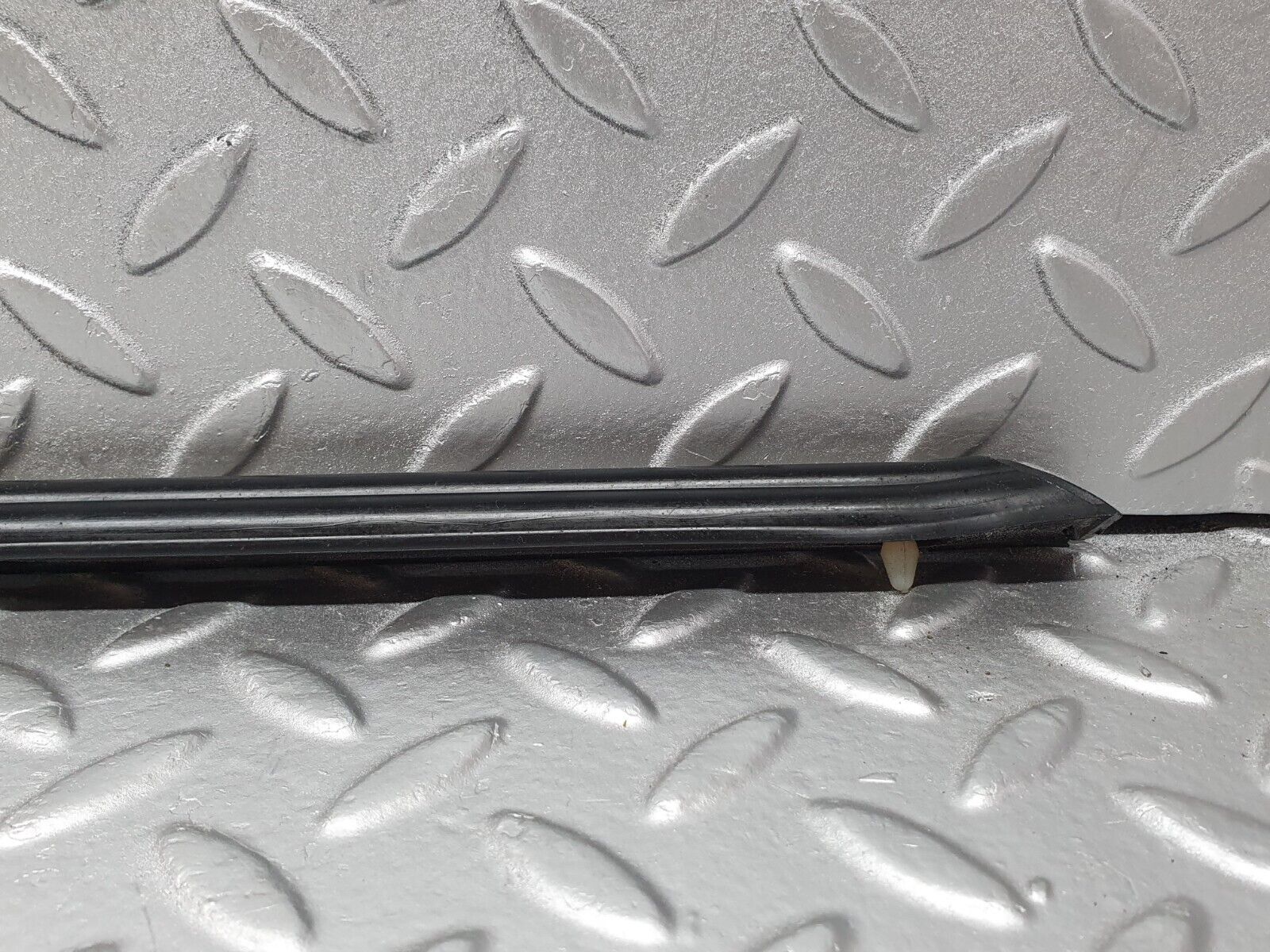 43455 Mercedes-Benz W108 280SE Front Right Door Centre Moulding Trim