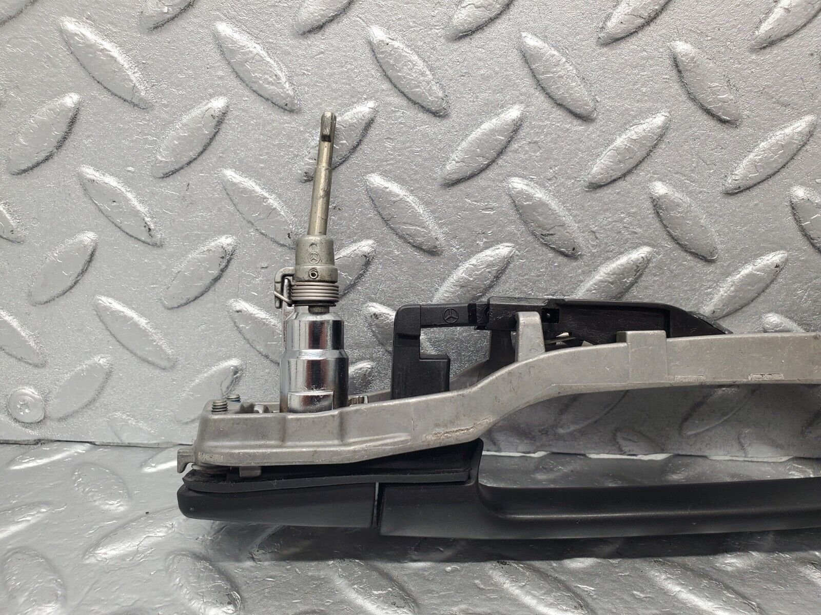 46141 Mercedes-Benz W124 Front Left Exterior Door Handle No Key