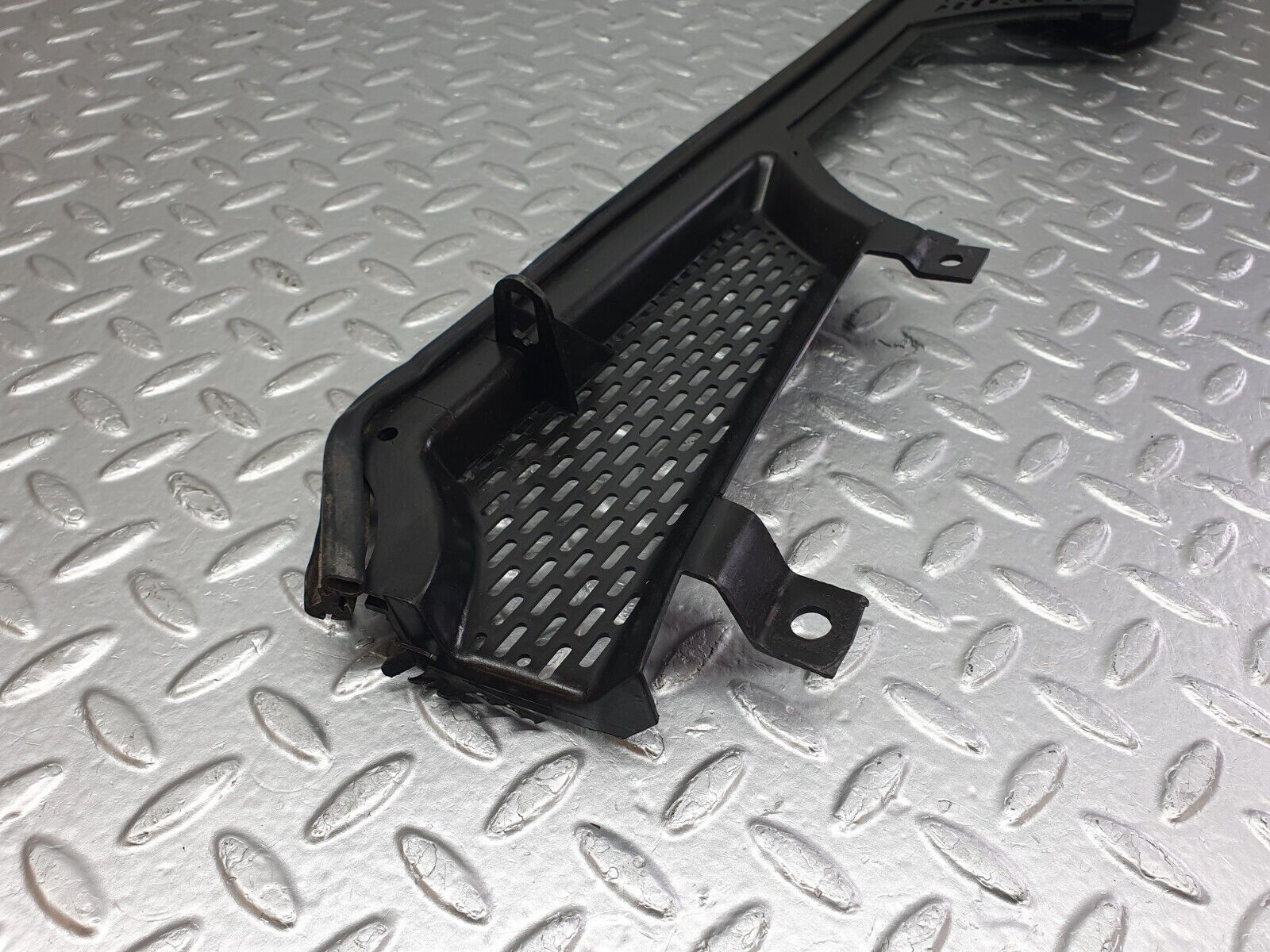 42589 Mercedes-Benz R129 320SL Coupe Windscreen Wiper Motor Cover Panel