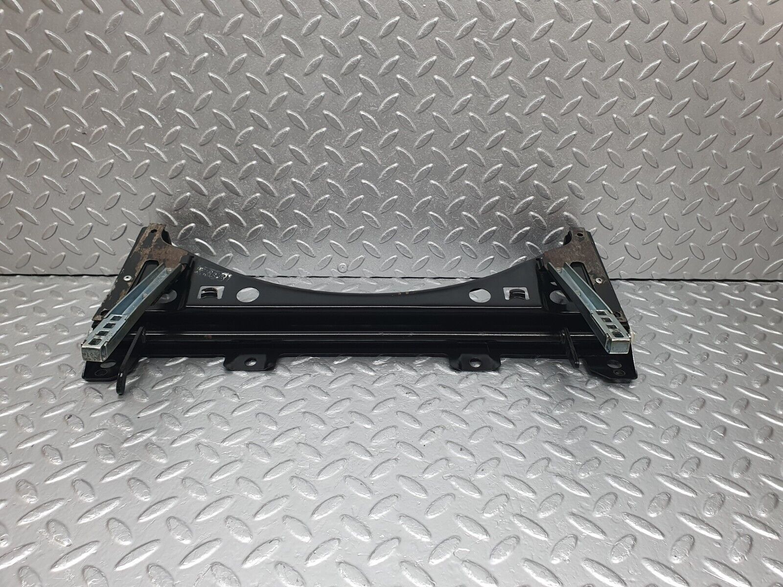 43948 Mercedes-Benz C123 230CE Coupe Front Right Seat Sliding Mechanism