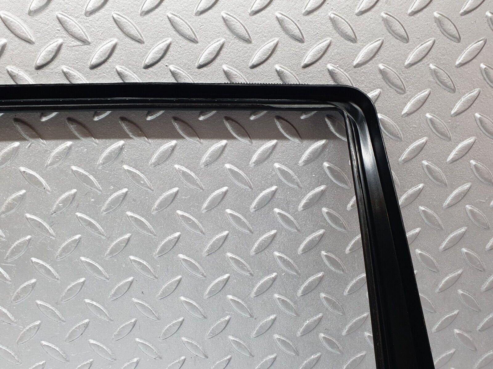 42086 Mercedes-Benz W202 C200 Rear Right Door Window Frame Trim 2273502271