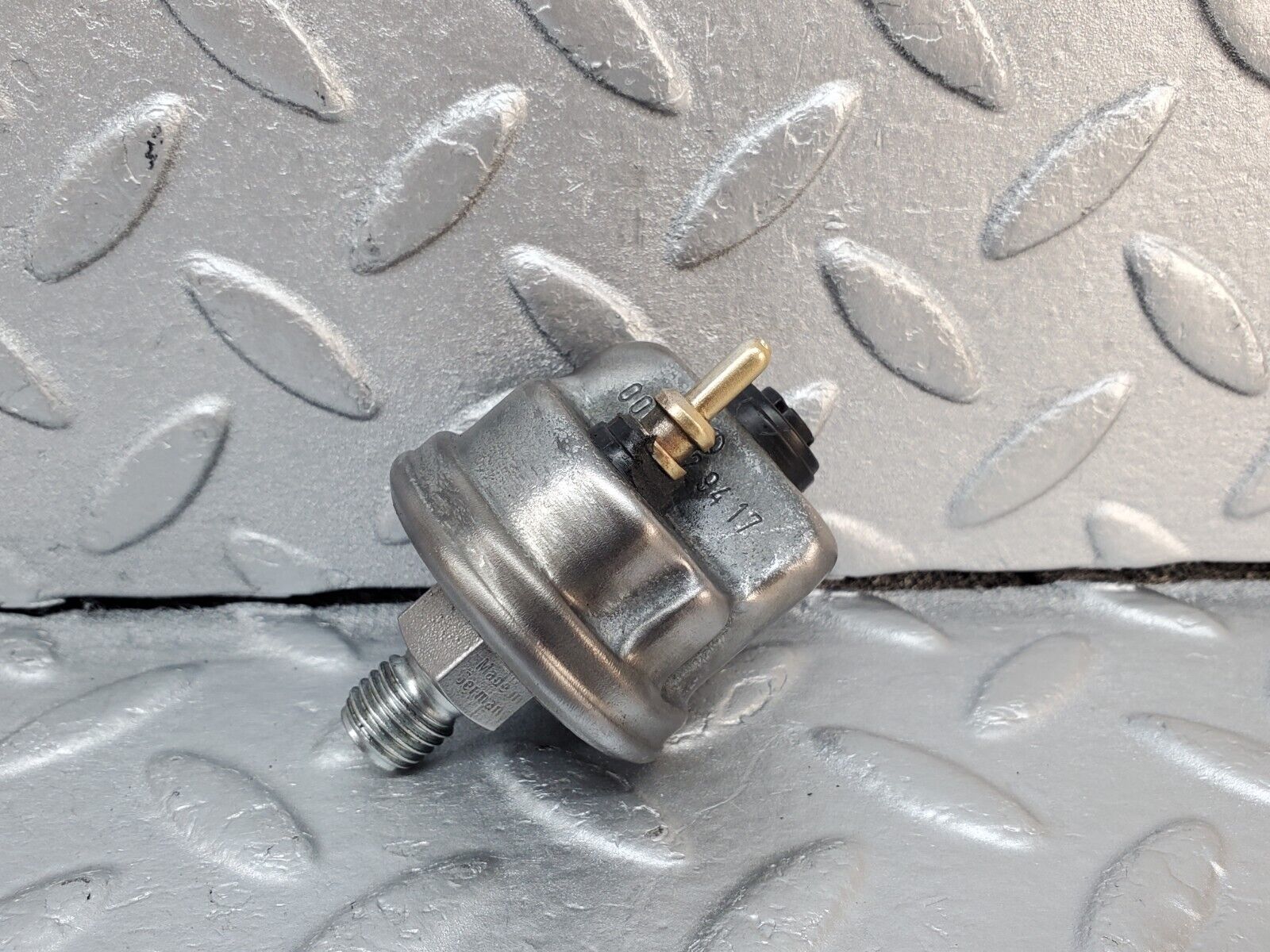 45941 Mercedes-Benz W126 420SE Oil Pressure Sensor VDO 0065429417