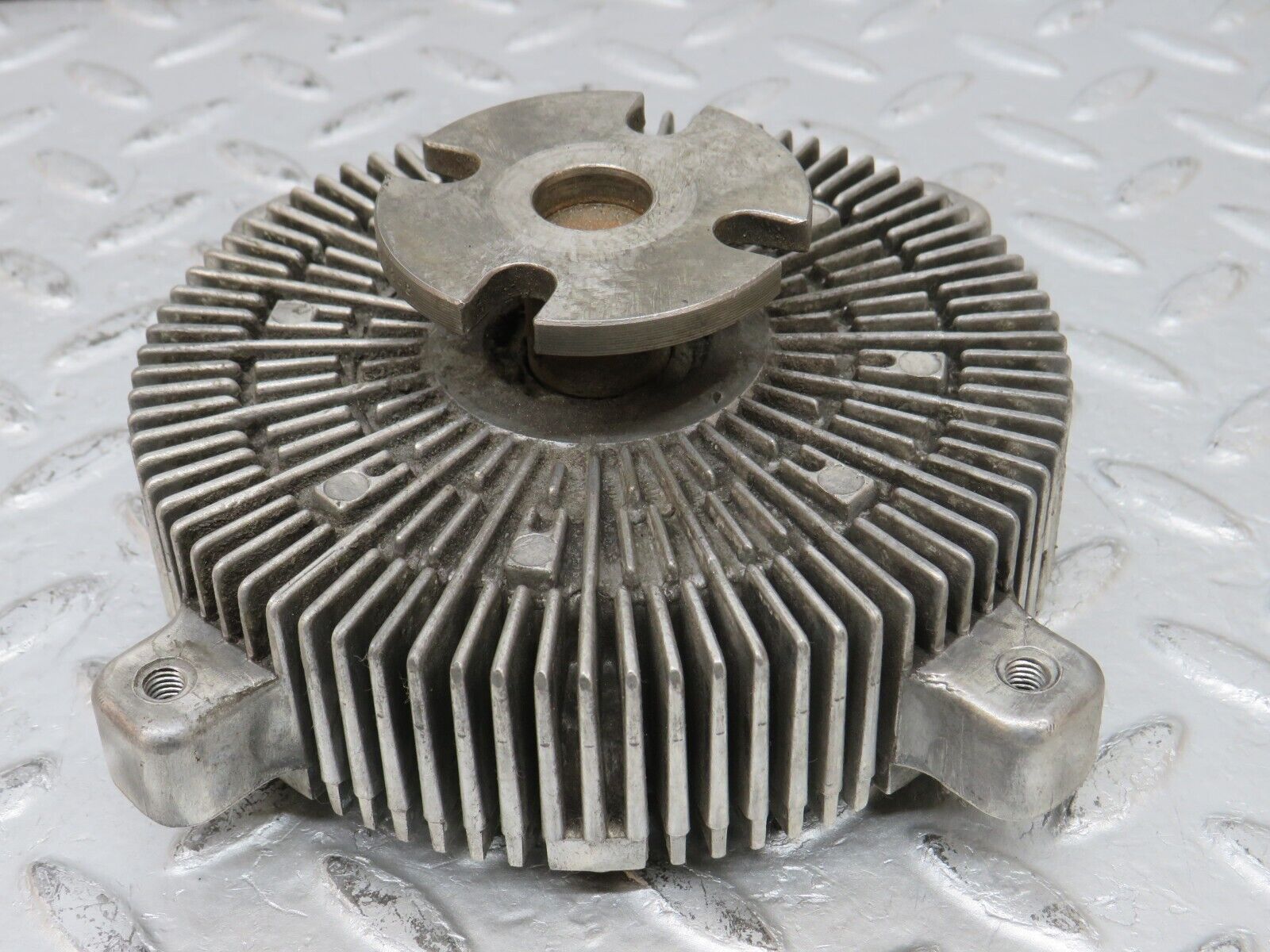 32852 Mercedes-Benz C107 R107 350 V8 Engine Cooling Fan Clutch