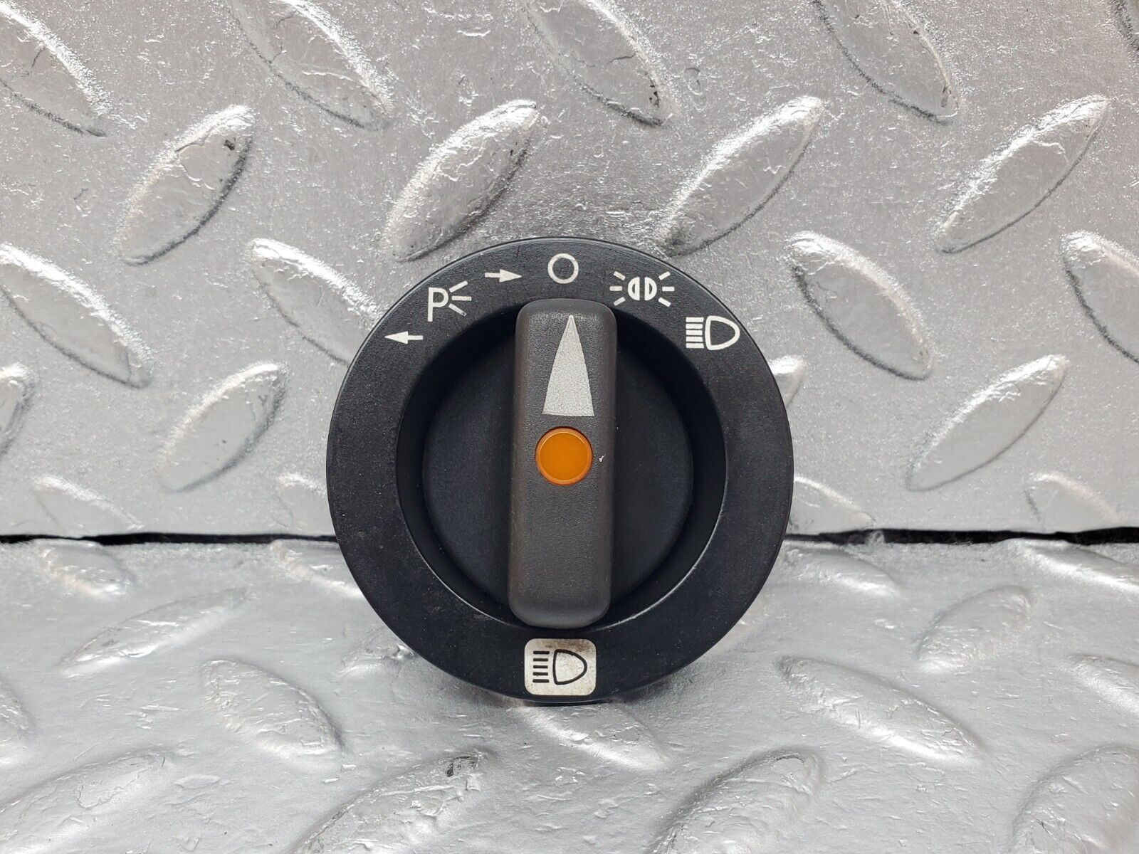 44526 Mercedes-Benz W123 280E Headlight Switch Knob 1075450530