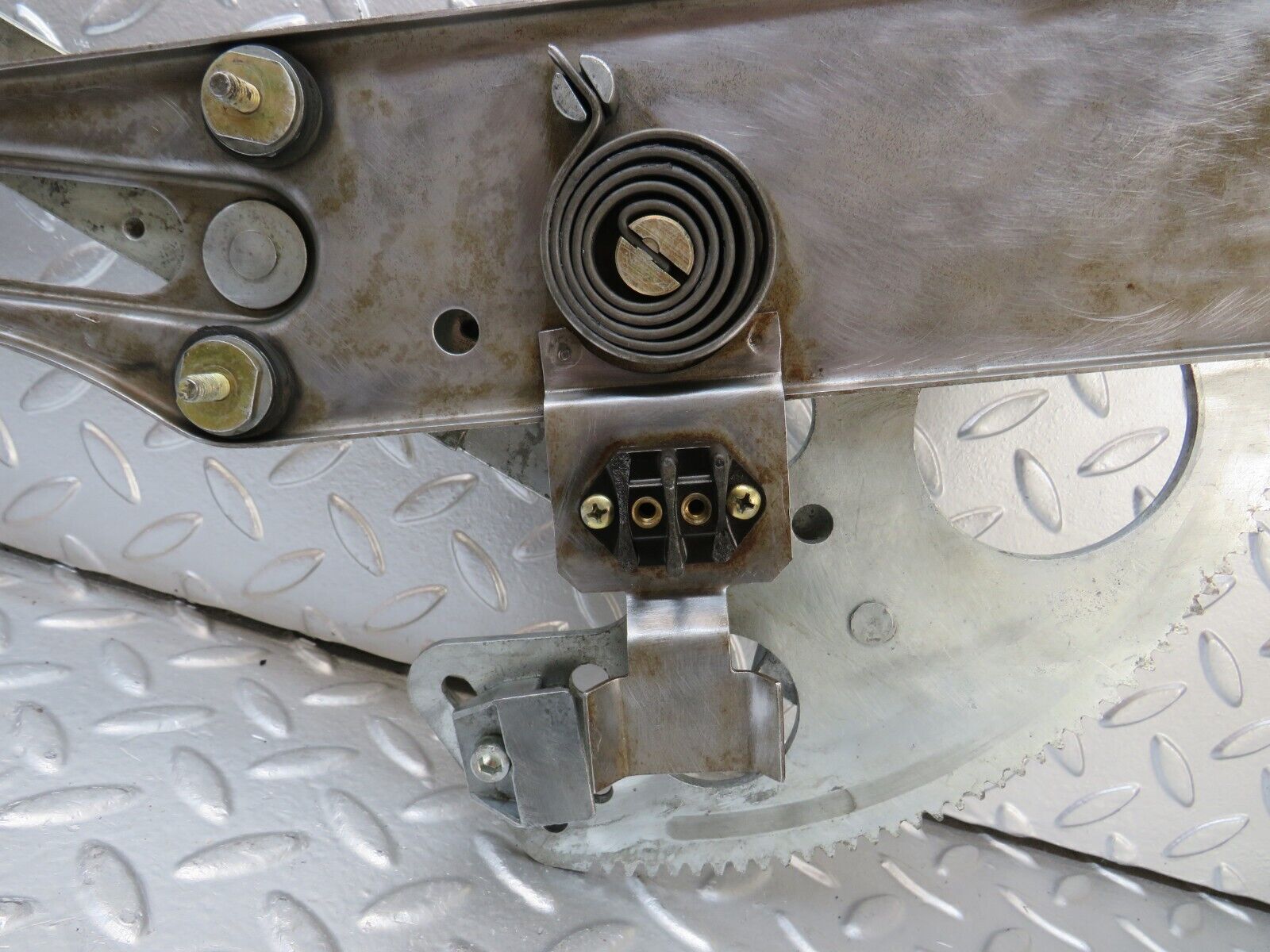 25080 Mercedes-Benz R107 C107 Front Left Power Window Regulator 1077200746