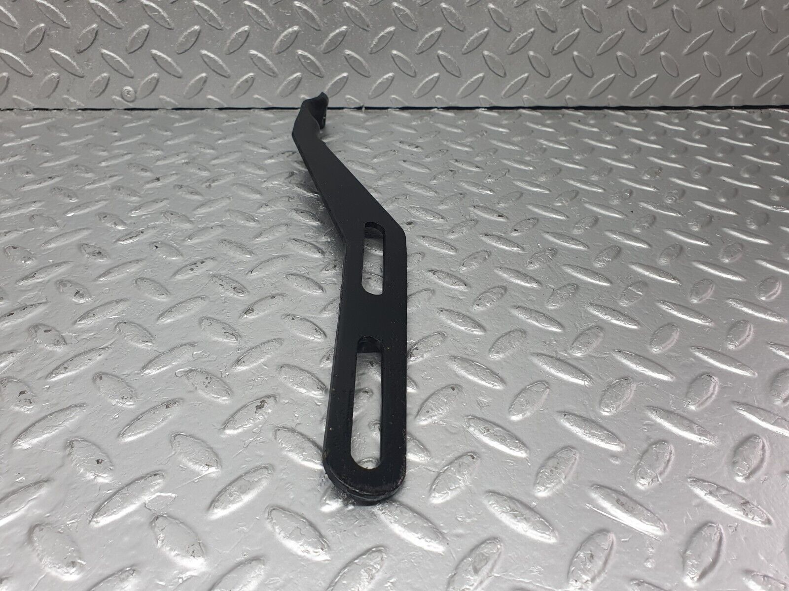 43513 Mercedes-Benz C126 380SEC Coupe Exhaust Bracket