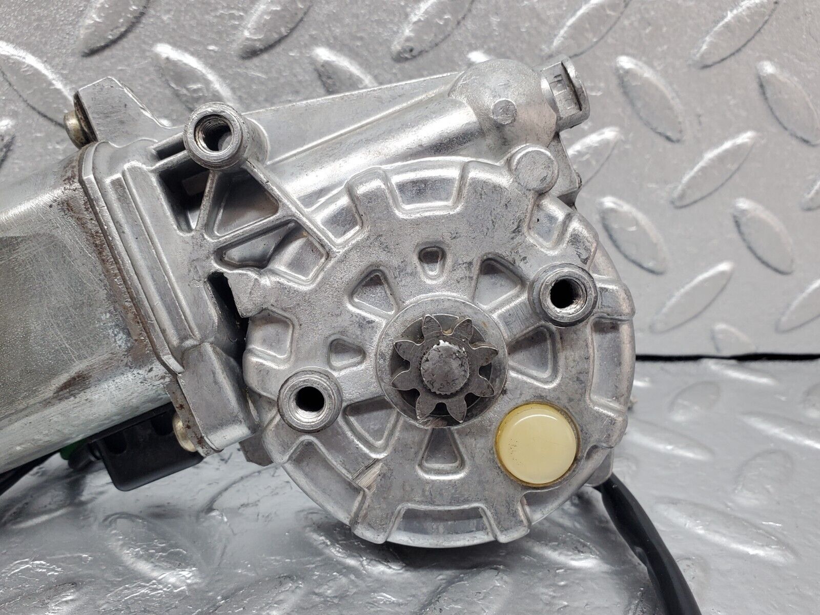 44295 Mercedes-Benz W123 280E Rear Left Window Regulator Motor 0130821017