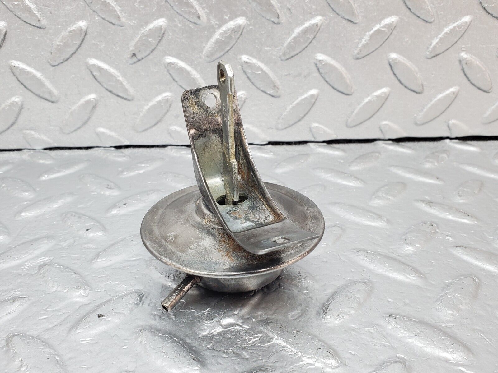 45427 Mercedes-Benz 280E M110.983 Ignition Distributor Vacuum Control Valve