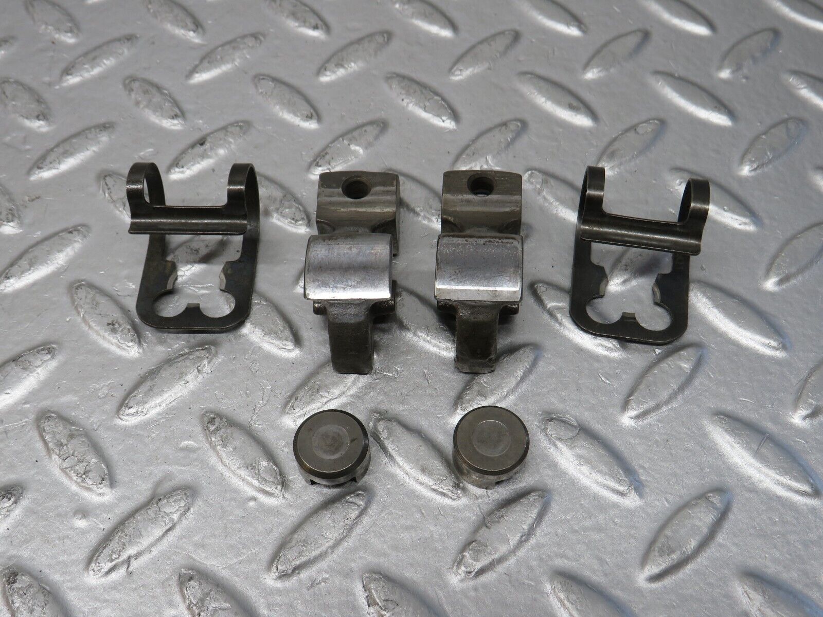 32876 Mercedes-Benz C107 R107 350 V8 Valve Rocker Arm With Spring & Tappet