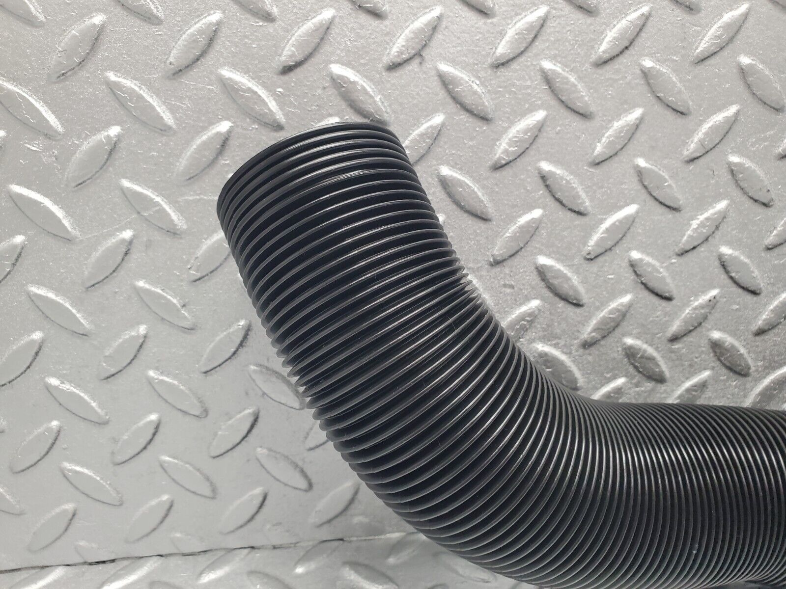 46338 Mercedes-Benz C123 280CE Coupe Heater Pipe Air Pipe Left Side