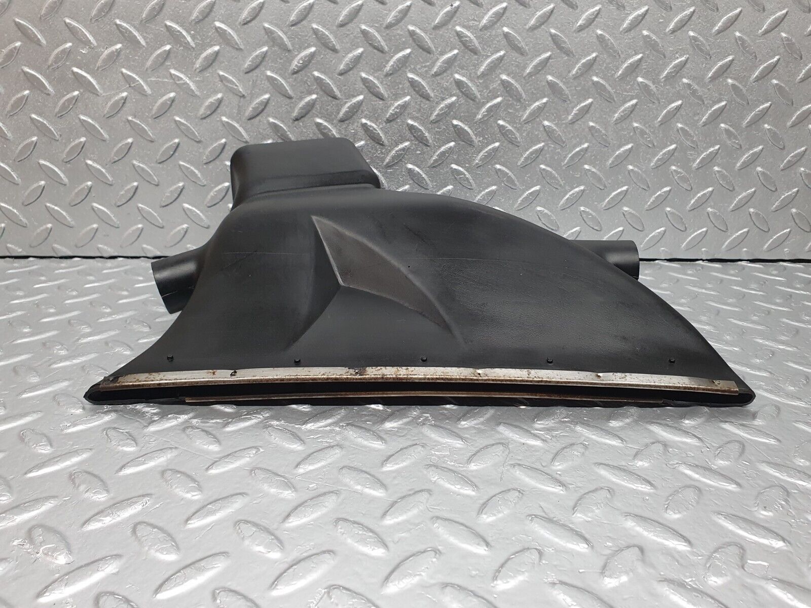 43090 Mercedes-Benz W108 280SE Dashboard Air Vent Duct Right