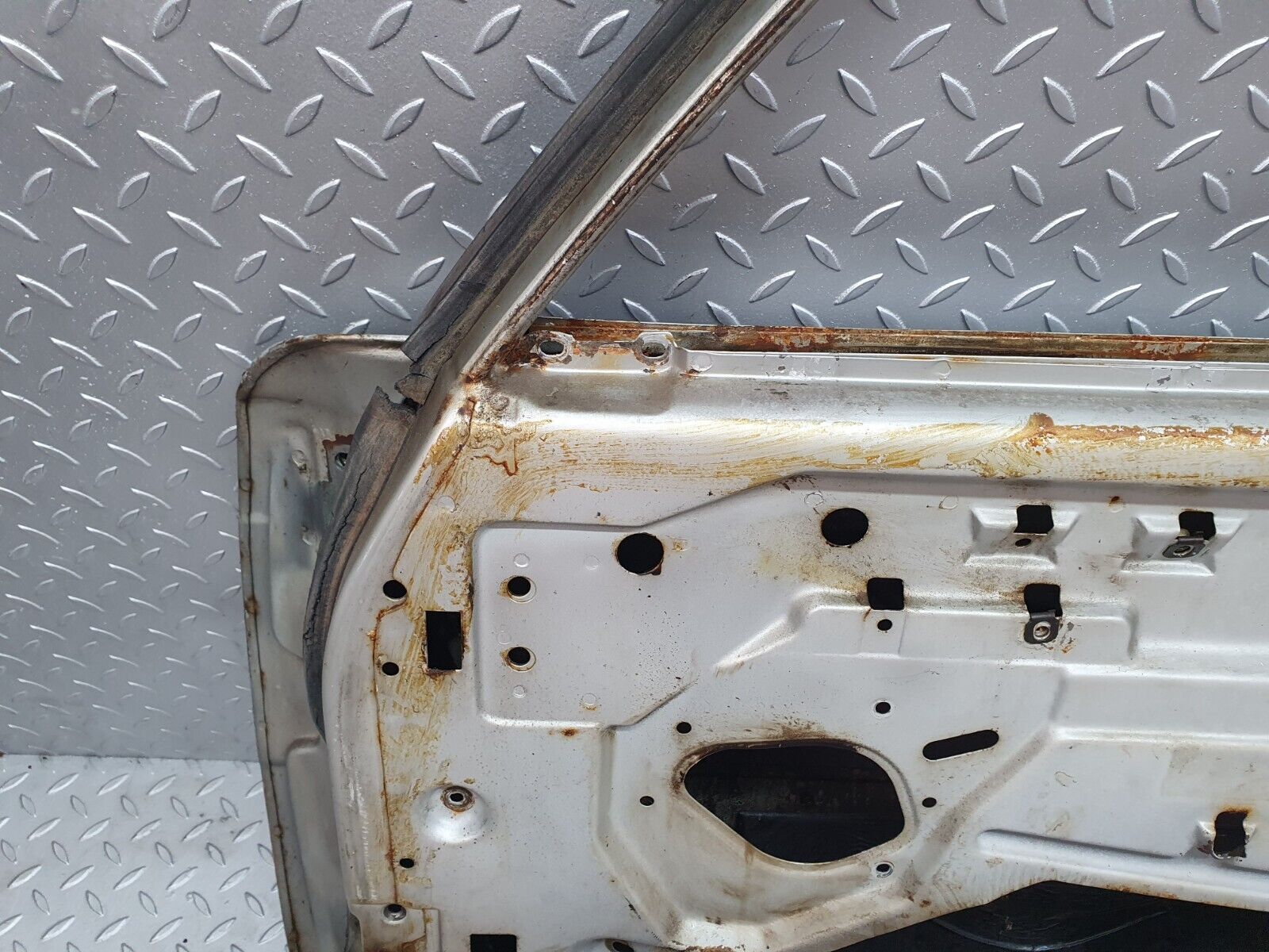 43741 Mercedes-Benz W116 350E Front Right Door