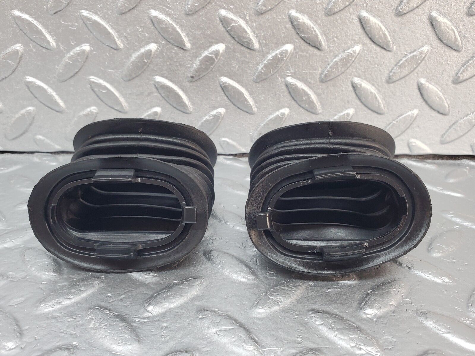 45681 Mercedes-Benz W126 420SE Rear Door Wire Protector Rubber 1268210597