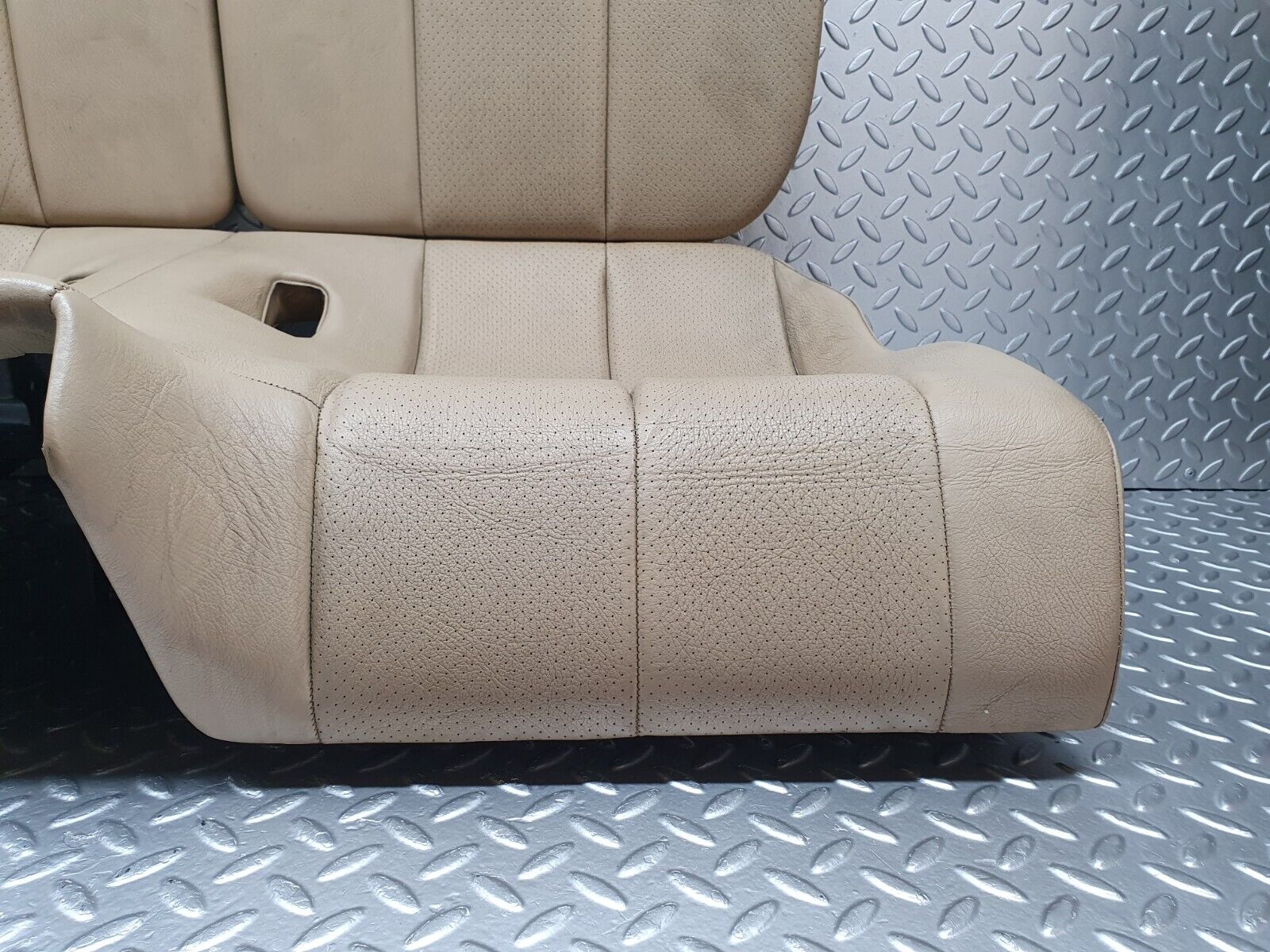 42418 Mercedes-Benz R129 320SL Coupe Rear Seat Beige Leather 1299220101 129920020