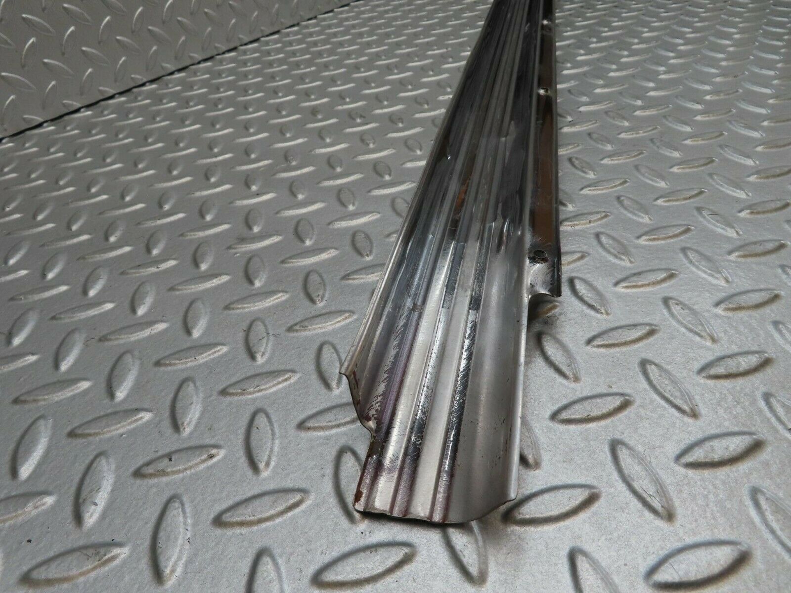15567 Mercedes-Benz R107 450SL Right Door Sill Chrome