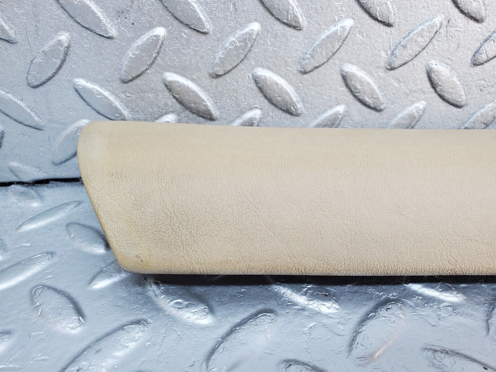 45563 Mercedes-Benz W126 420SE A Pillar Cover Trim Right Side Beige